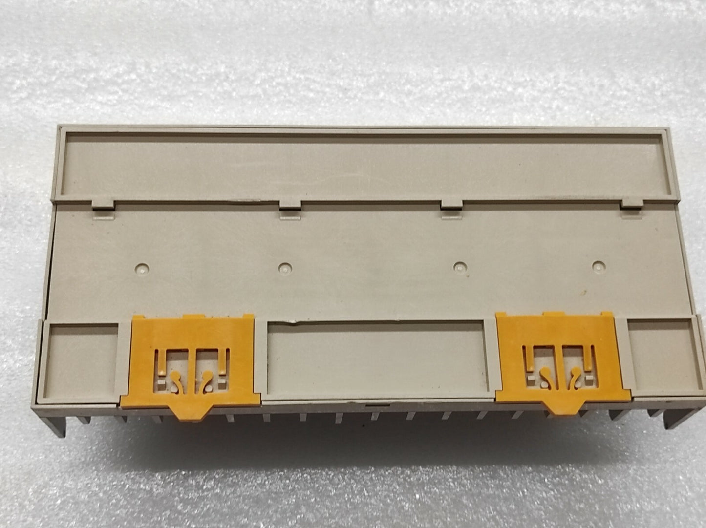 OMRON G7T 1122S 110-120VAC 15 UNIT RELAY WITH BASE MODULE