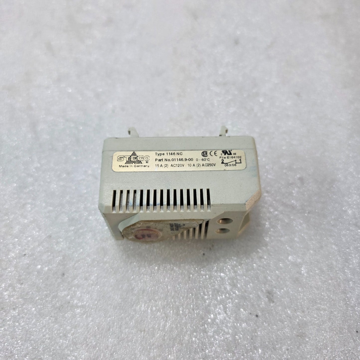 STEGO 1146 NC THERMOSTAT 01146.9-00 – 15A 120VAC / 10A 250VAC PANEL TEMPERATURE