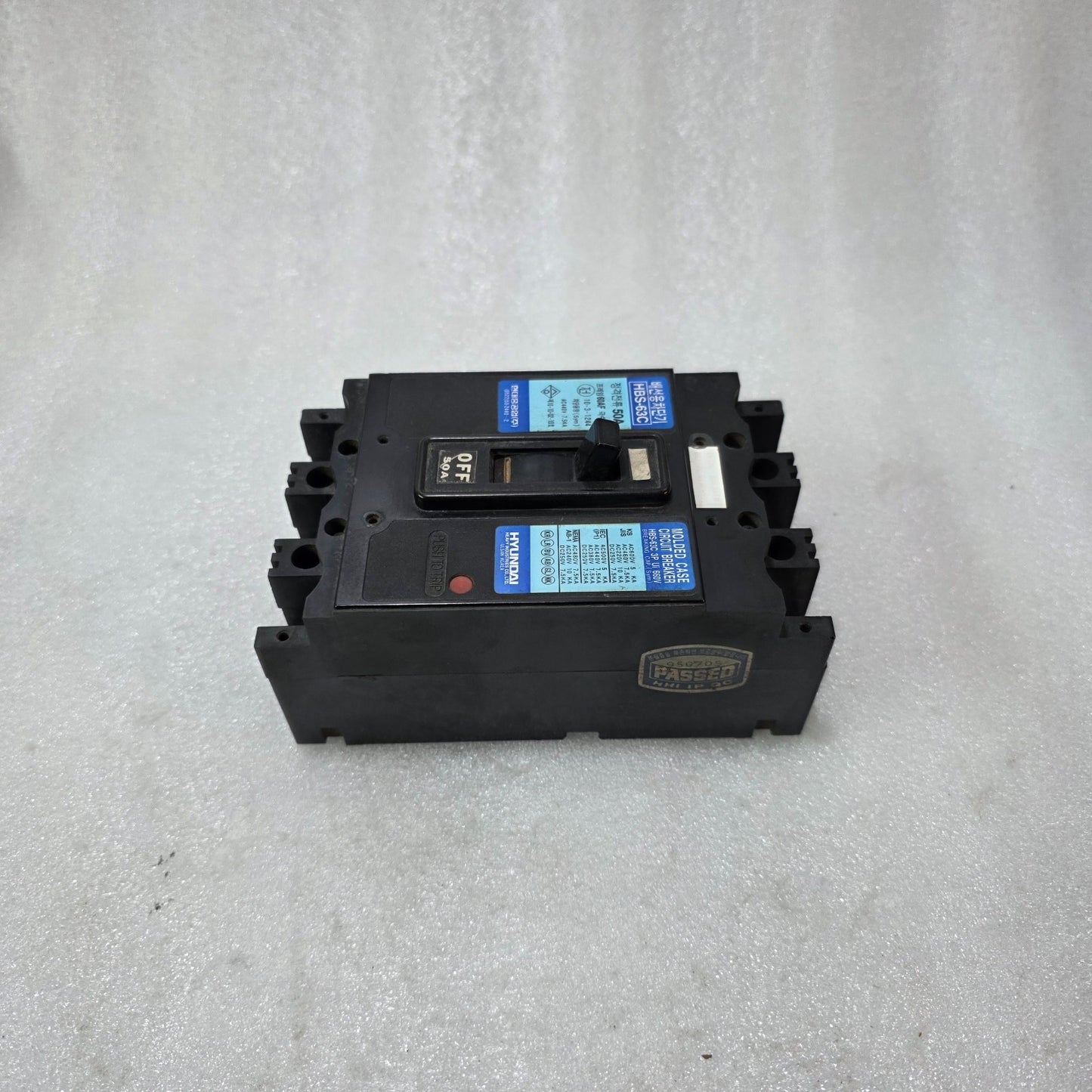 HYUNDAI HBS-63C MOLDED CASE CIRCUIT BREAKER 3P 50A 660V MCCB