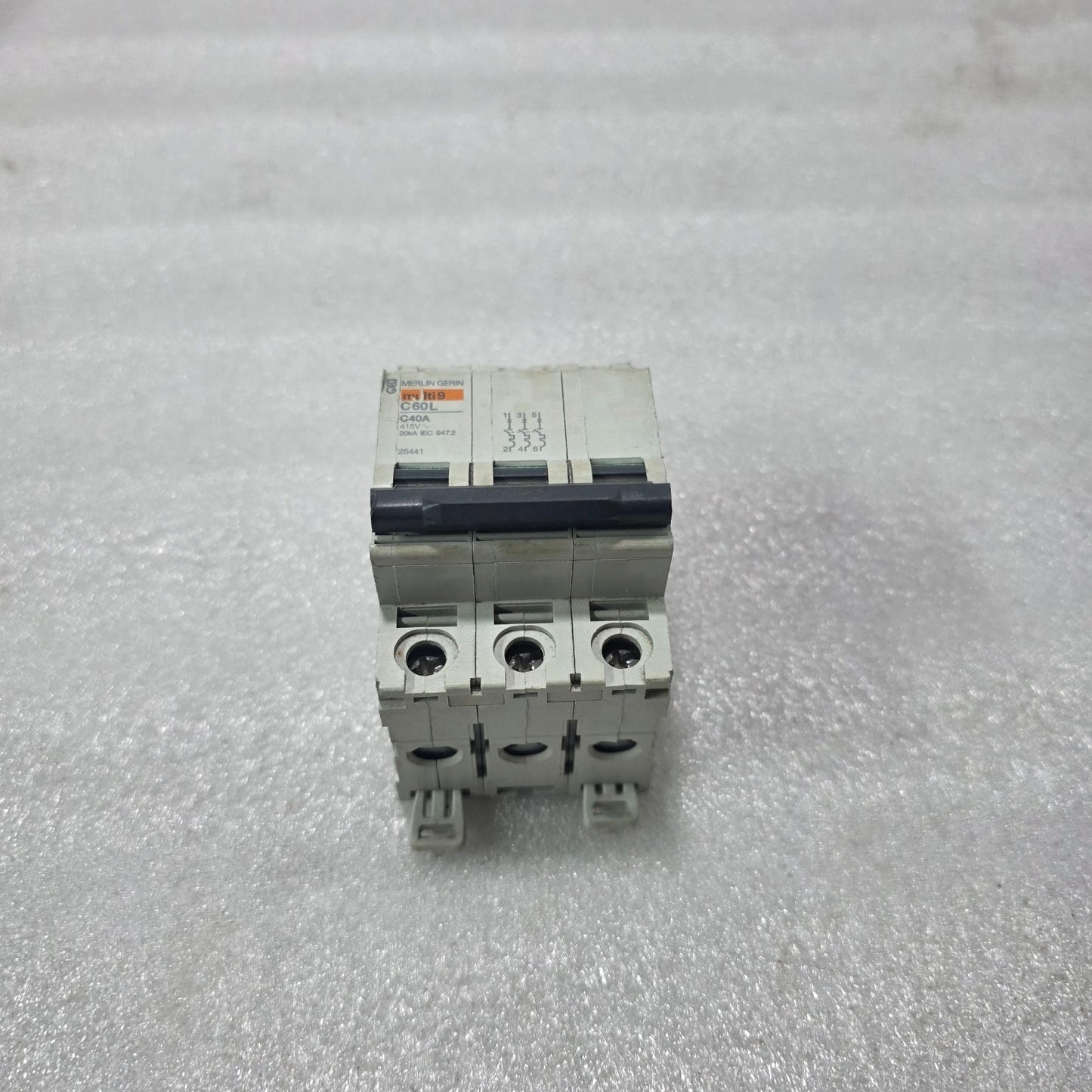 MERLIN GERIN MULTI9 C60L C40A 3 POLE MCB 40A 415V 20KA INDUSTRIAL CIRCUIT BREAKE