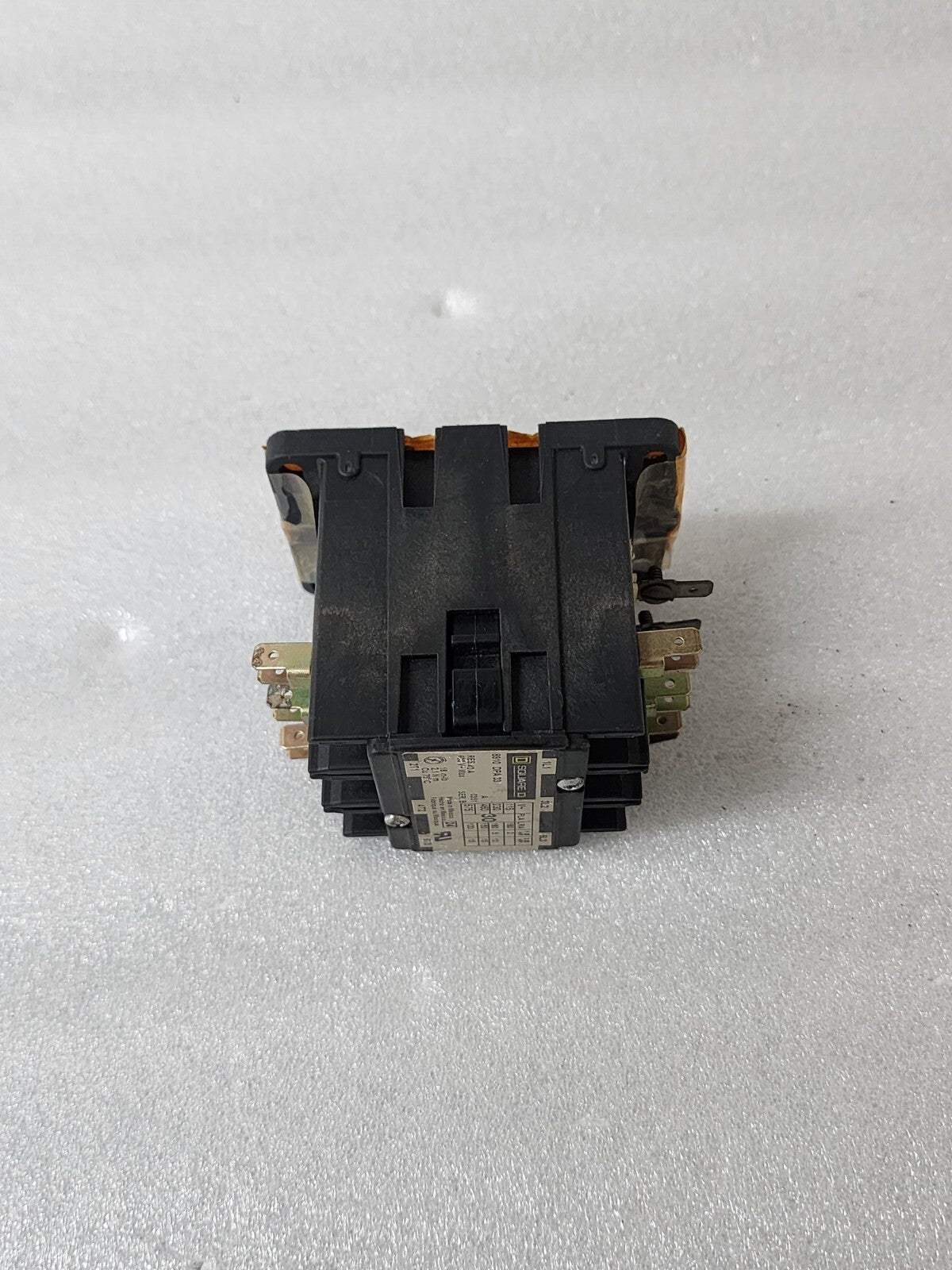 SQUARE D 8910DPA33 3-POLE DIFINITE PURPOSE MAGNETIC CONTACTOR 110-120V