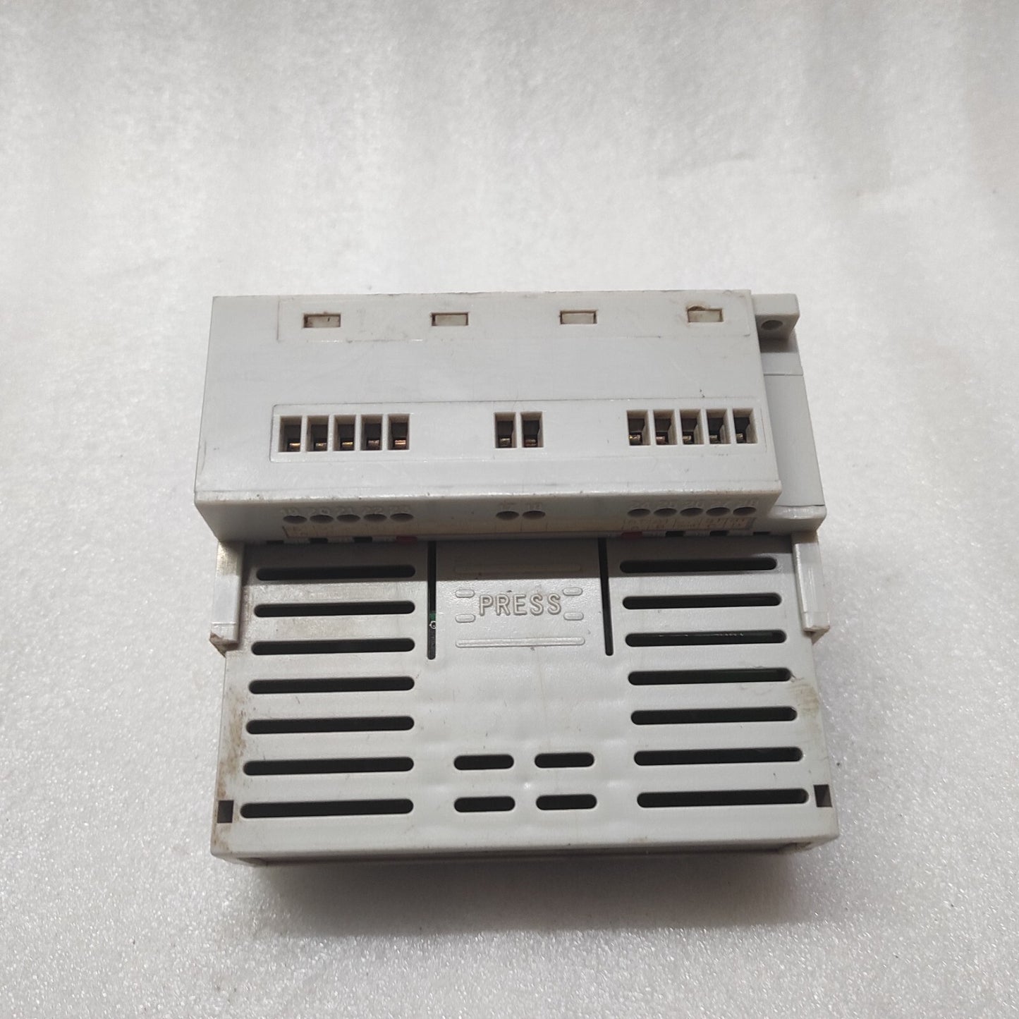 SIXTRAK AT-AO-20M-08M 8-ANALOG OUTPUT MODULE ST-AO-2OM-08FB