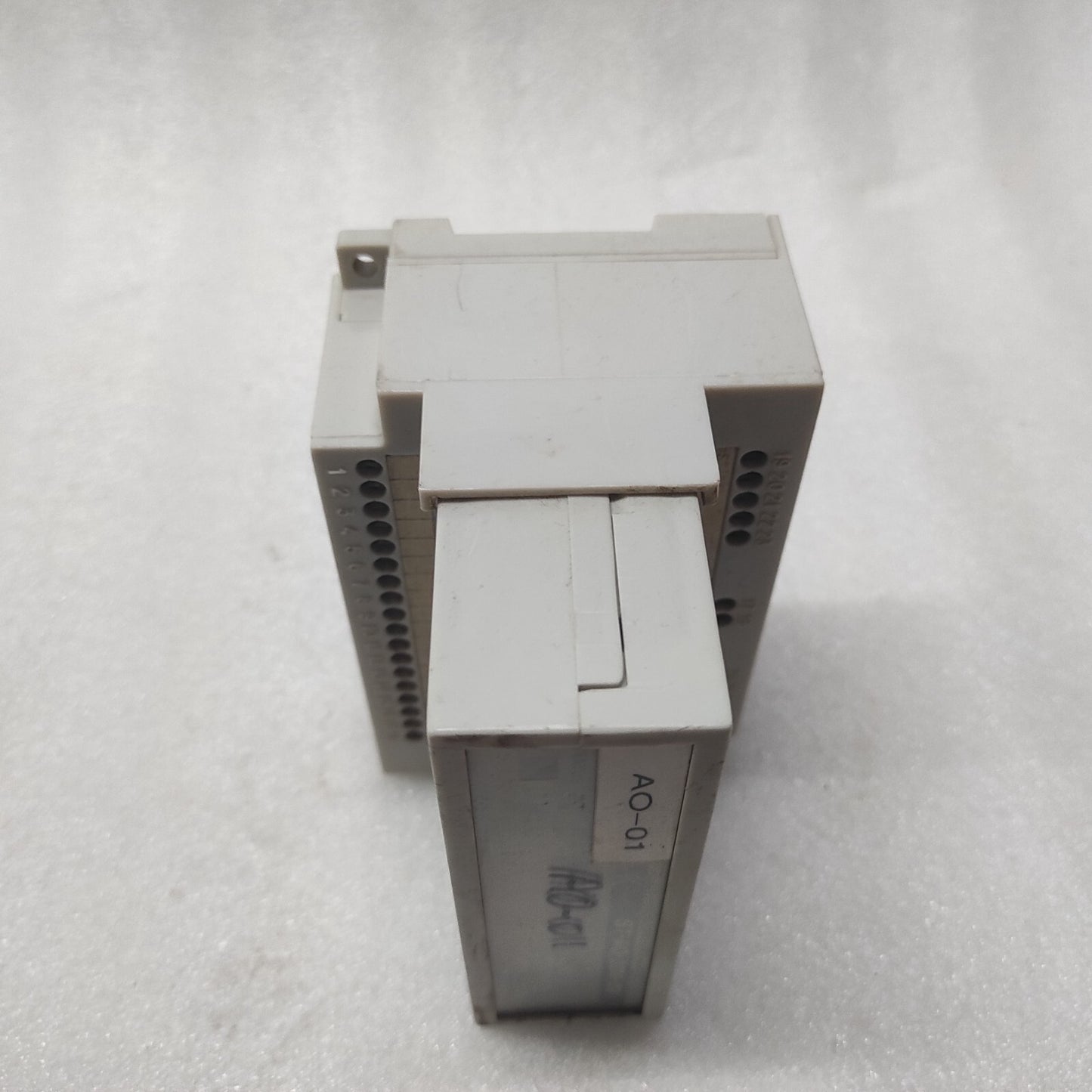 SIXTRAK AT-AO-20M-08M 8-ANALOG OUTPUT MODULE ST-AO-2OM-08FB