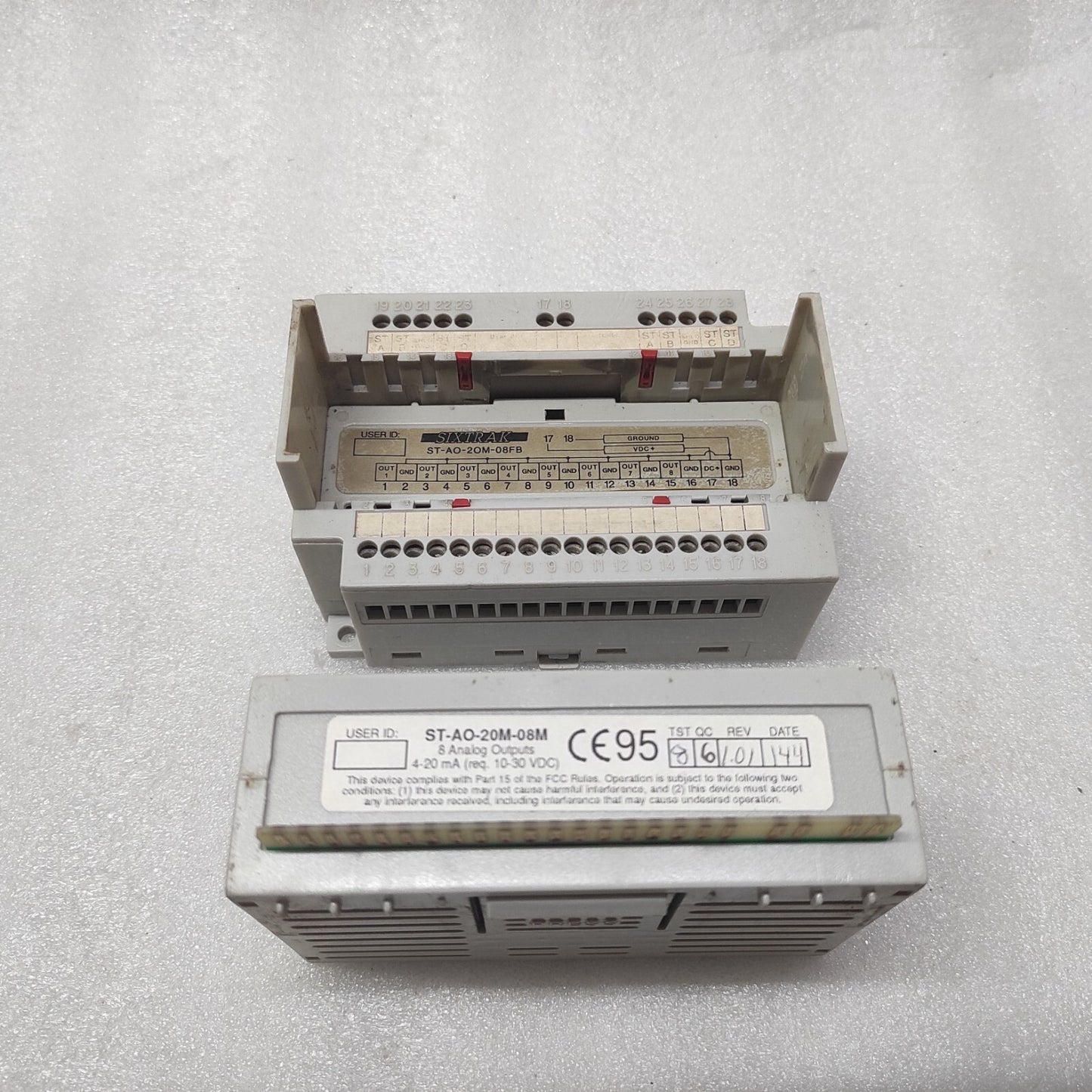 SIXTRAK AT-AO-20M-08M 8-ANALOG OUTPUT MODULE ST-AO-2OM-08FB