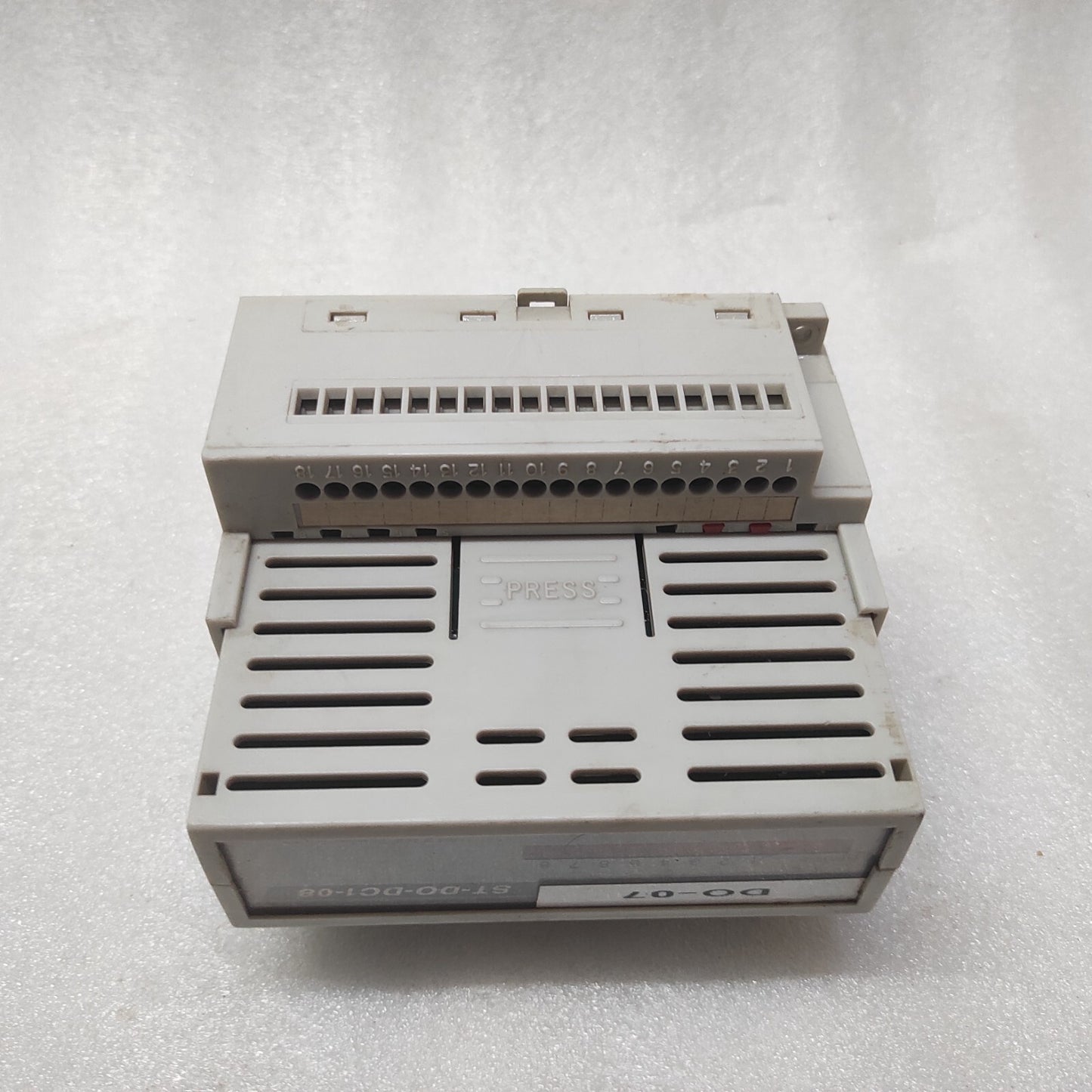 SIXNET ST-DO-DC1-08 8-DISCRETE OUTPUT MODULE ST-DO-DC1-08UB