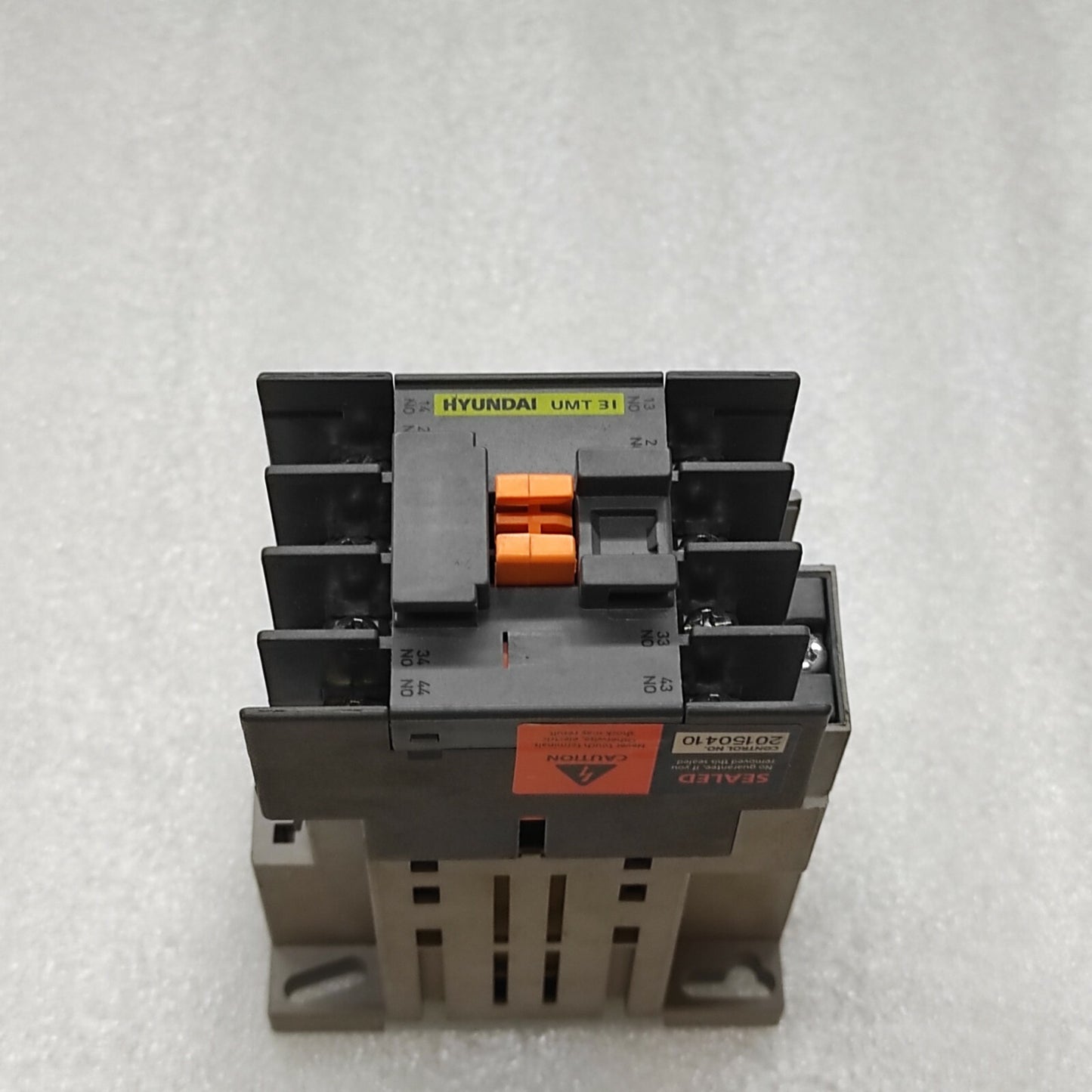 HYUNDAI UMT31 CONTACTOR RELAY 24V DC