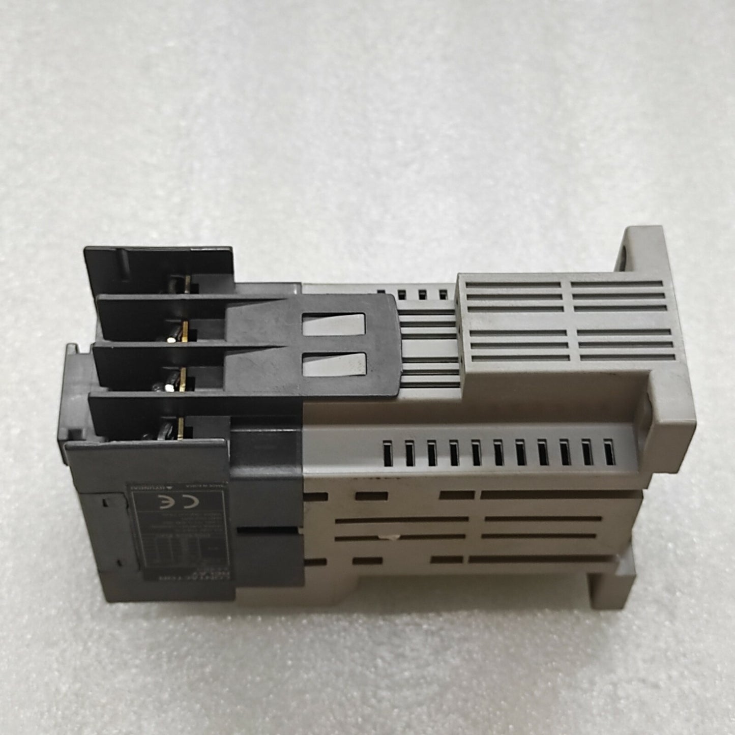 HYUNDAI UMT31 CONTACTOR RELAY 24V DC