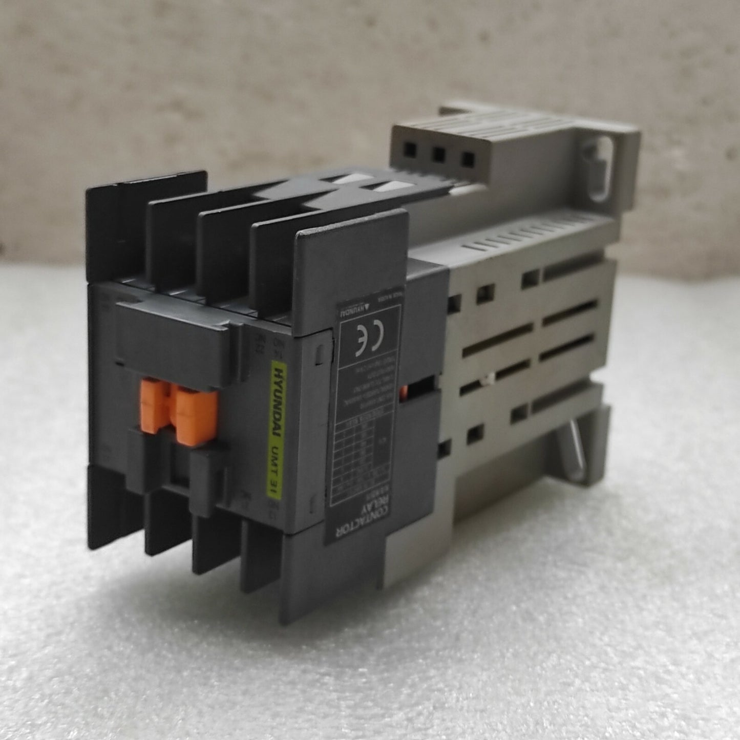 HYUNDAI UMT31 CONTACTOR RELAY 24V DC