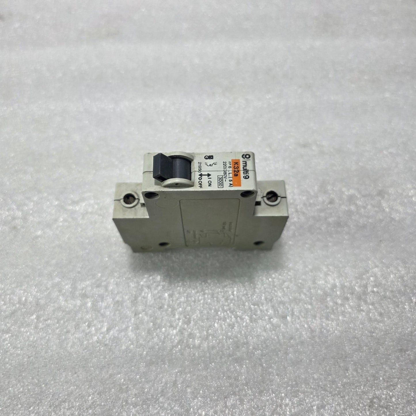 MERLIN GERIN MULTI9 K32A 5A SINGLE POLE MINIATURE CIRCUIT BREAKER MCB 220/380V 3