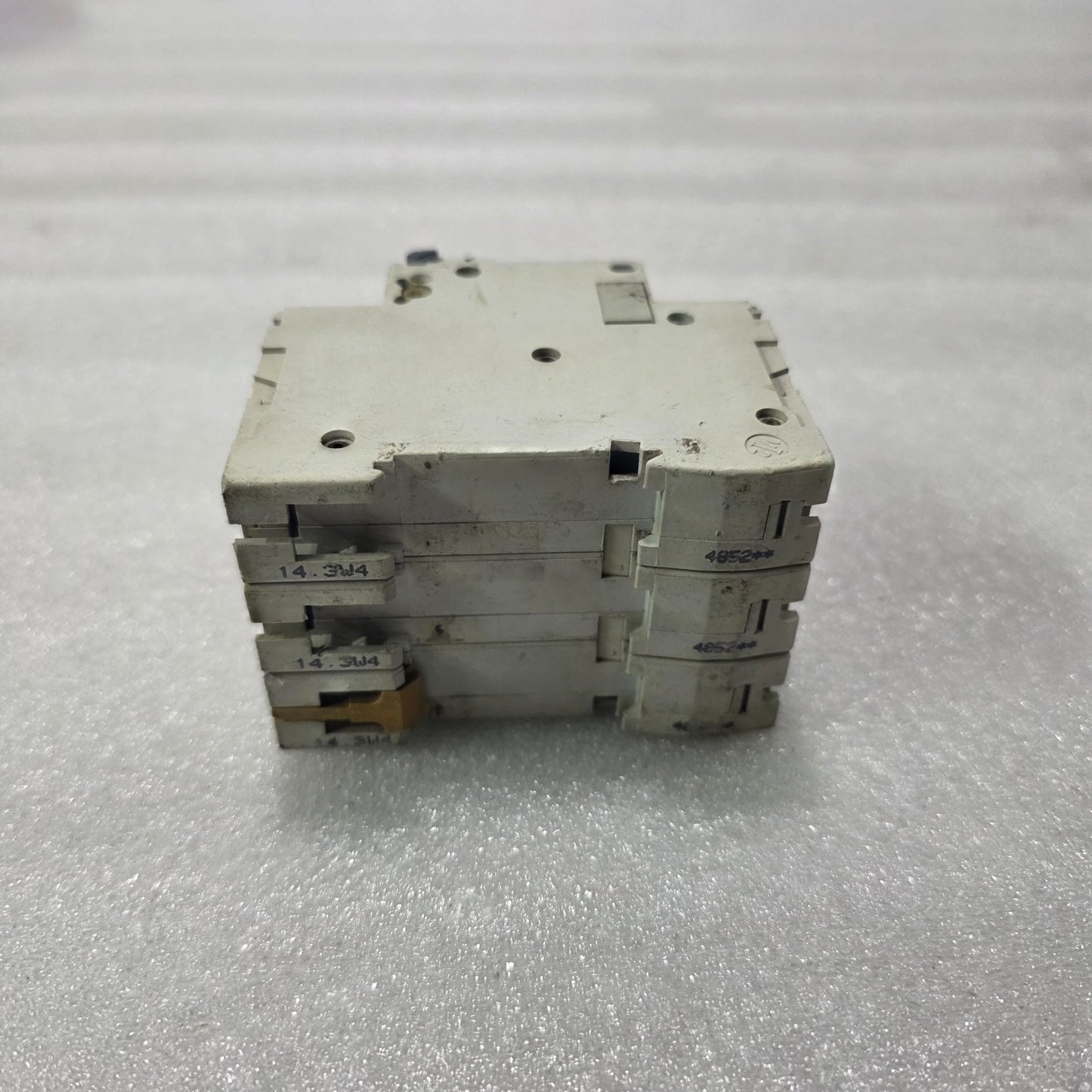 MERLIN GERIN MULTI9 C60N C10 10A 3 POLE MINIATURE CIRCUIT BREAKER 400V DIN RAIL