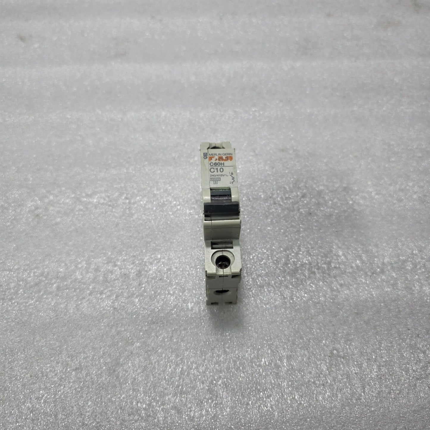 MERLIN GERIN MULTI 9 C60H C10 10A SINGLE POLE MCB CIRCUIT BREAKER 240/415V 10KA