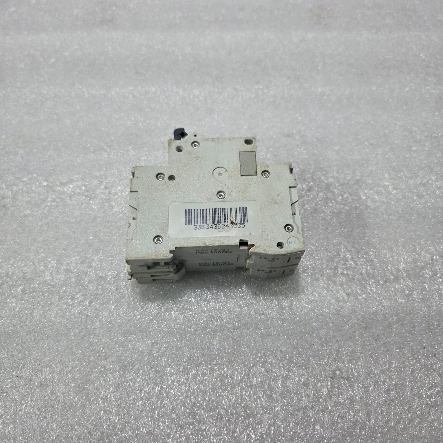MERLIN GERIN MULTI 9 C60N C3 3A 2 POLE MCB CIRCUIT BREAKER 400V 6KA