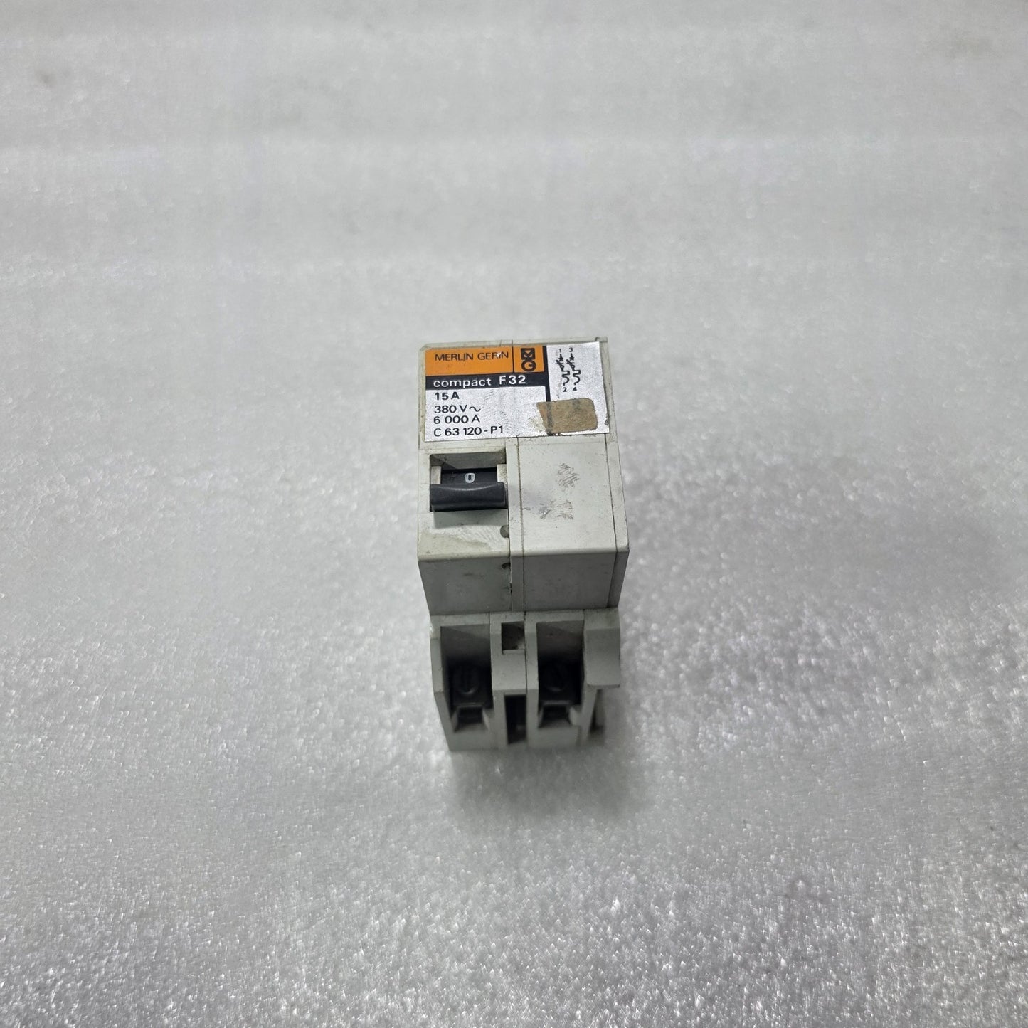MERLIN GERIN COMPACT F32 15A 2 POLE MINIATURE CIRCUIT BREAKER 380V 6KA