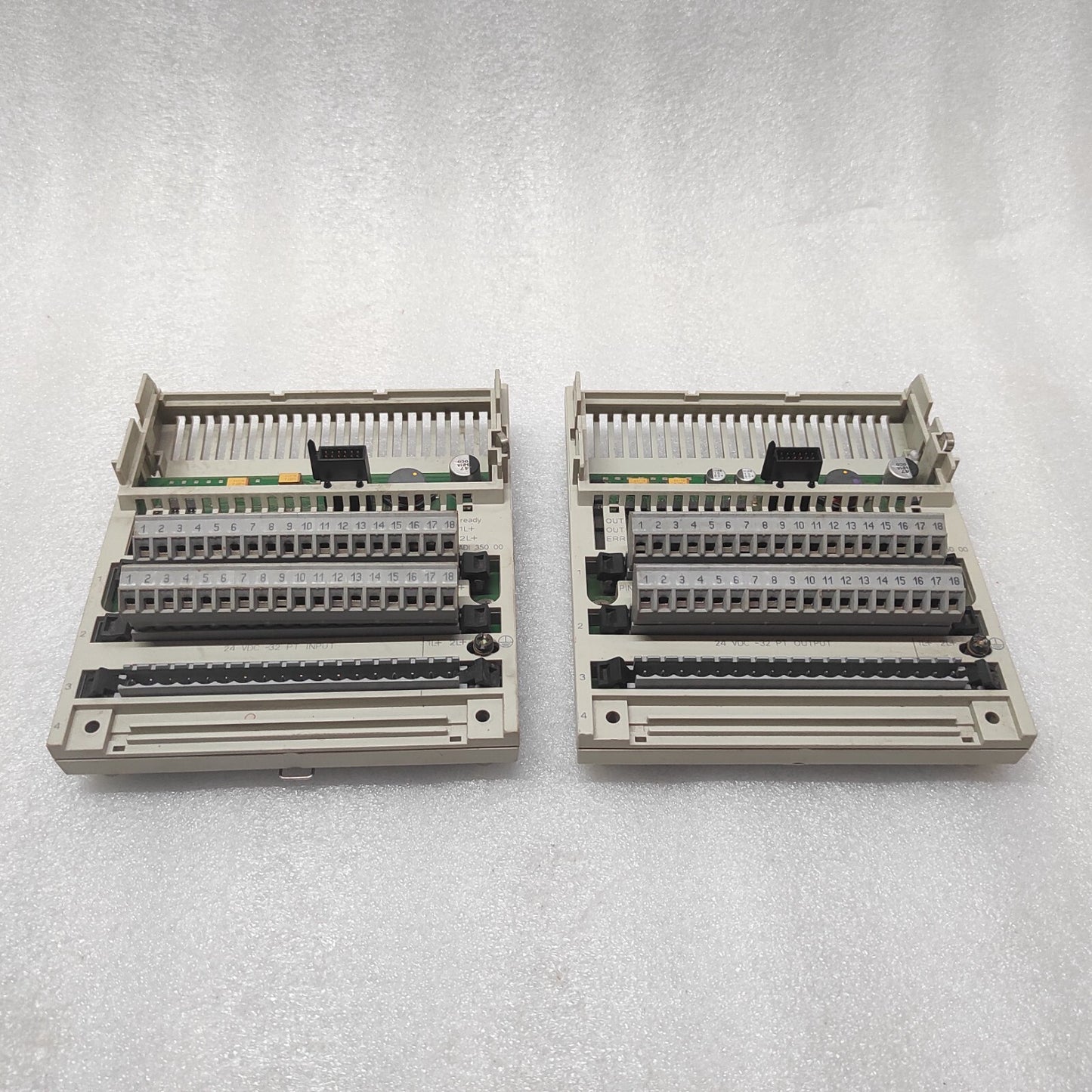 SE TSX MOMENTUM 170ADO35000 I/O BASE 24VDC