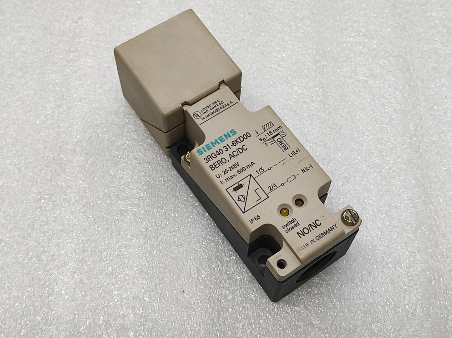 SIEMENS BERO 3RG4 INDUCTIVE SENSOR 3RG4031-6KD00