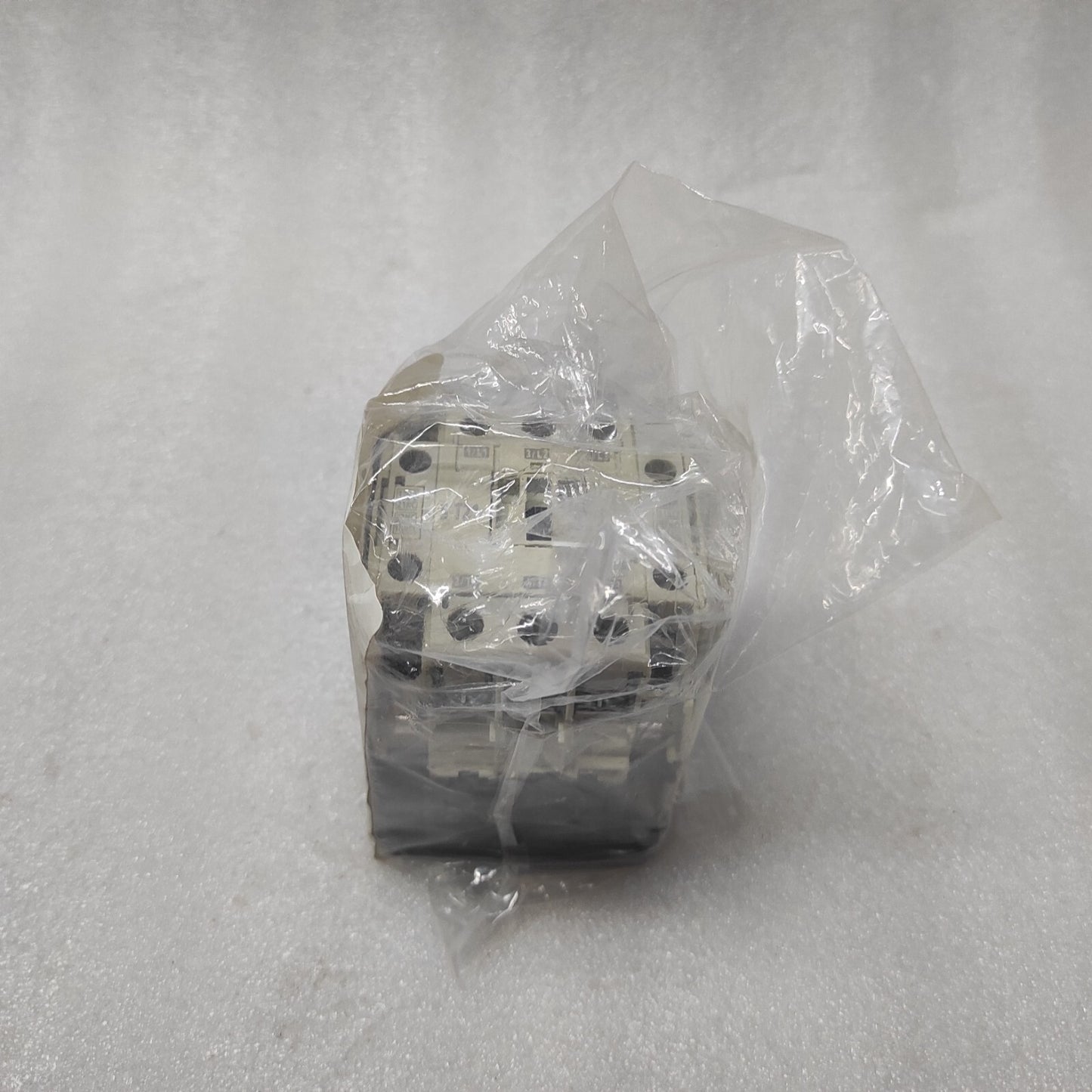 MITSUBISHI S-T21 MAGNETIC CONTACTOR COIL VOLTAGE 380-440V