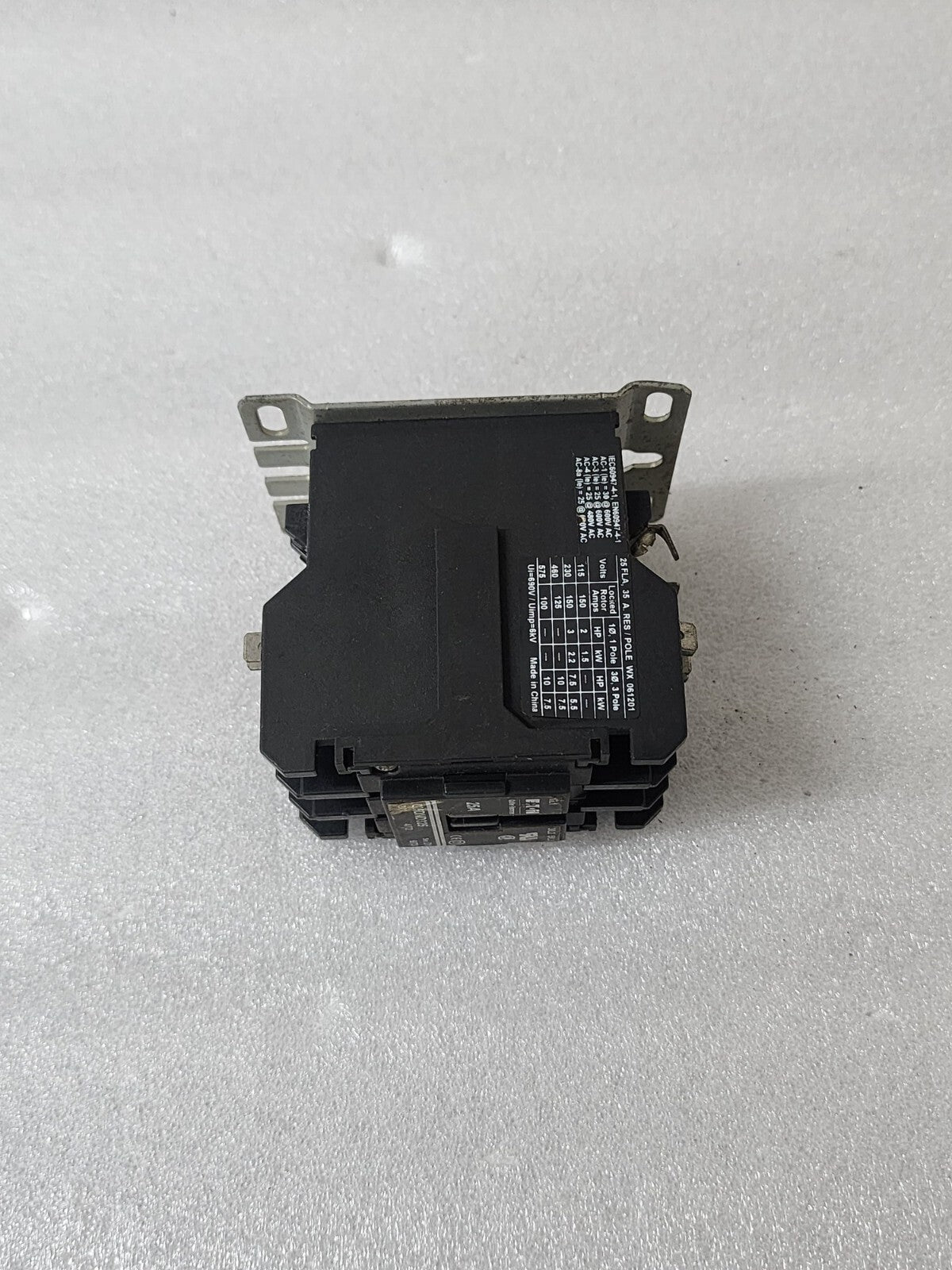 EATON C25DND325 3-POLE MAGNETIC CONTACTOR 25A 24VAC
