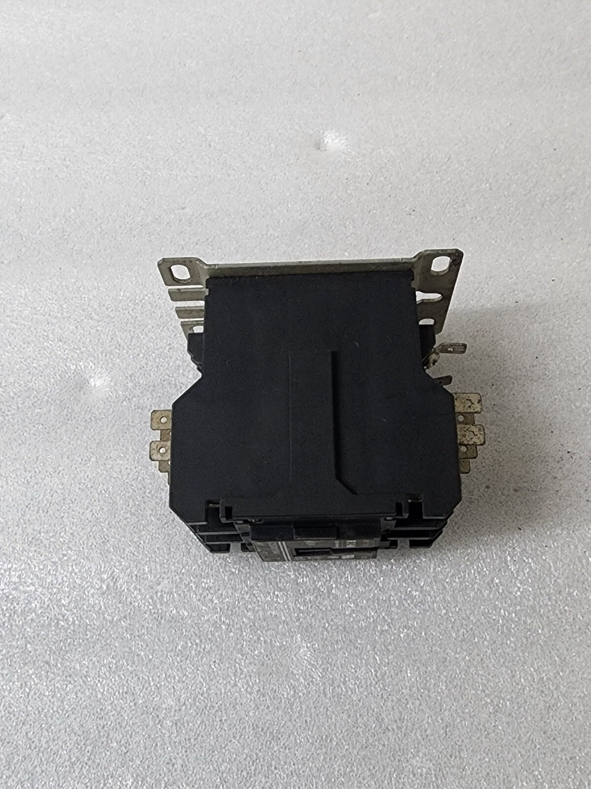 EATON C25DNY164A 3-POLE MAGNETIC CONTACTOR 40A COIL VOLTAGE  110-120V