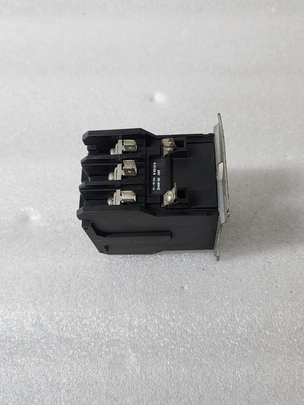 EATON C25DND325 3-POLE MAGNETIC CONTACTOR 25A 24VAC