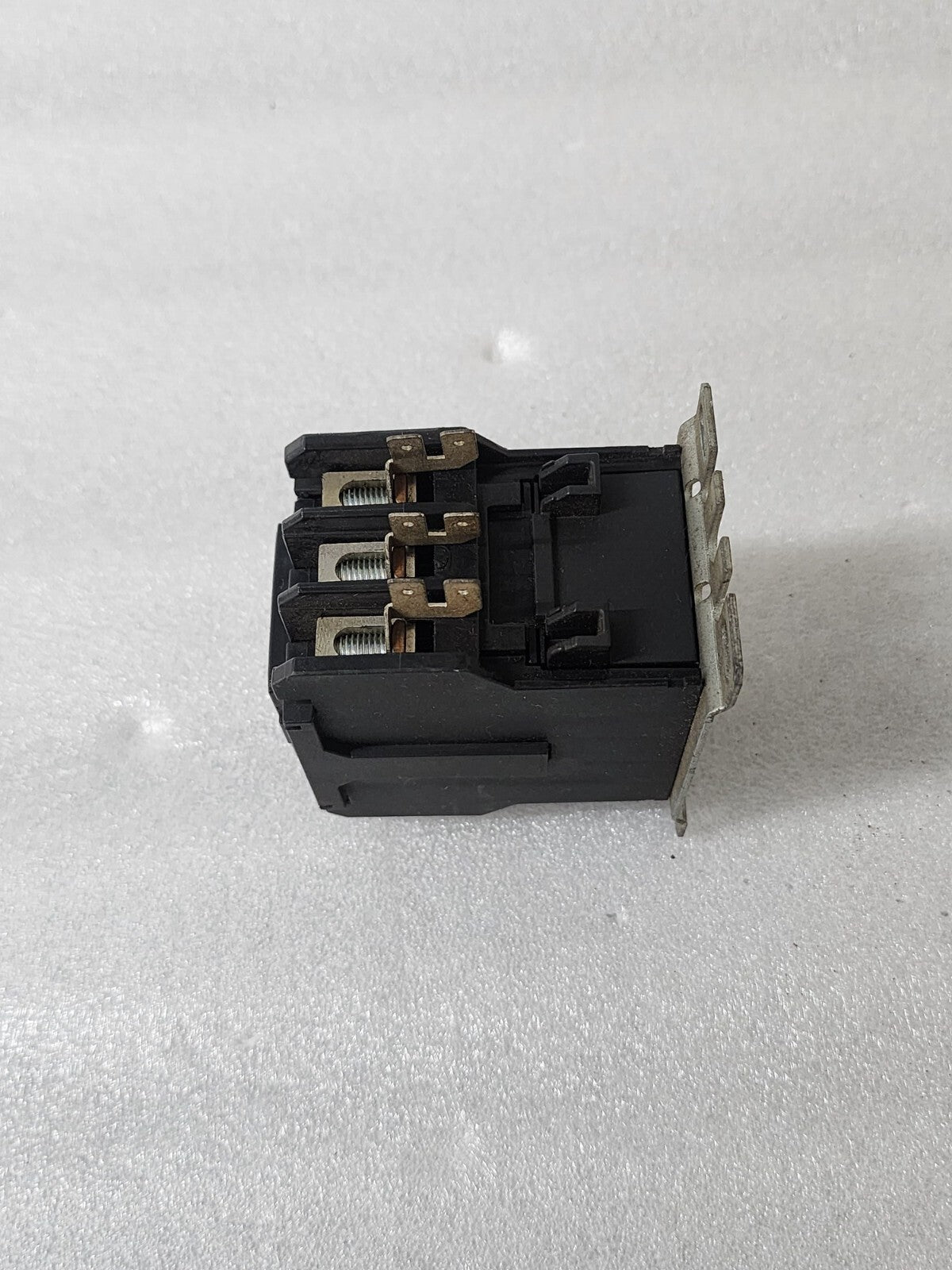 EATON C25DNY164A 3-POLE MAGNETIC CONTACTOR 40A COIL VOLTAGE  110-120V