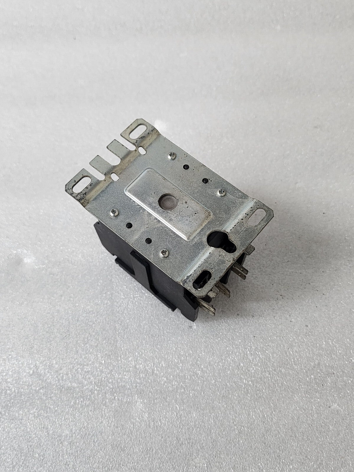 EATON C25DNY164A 3-POLE MAGNETIC CONTACTOR 40A COIL VOLTAGE  110-120V