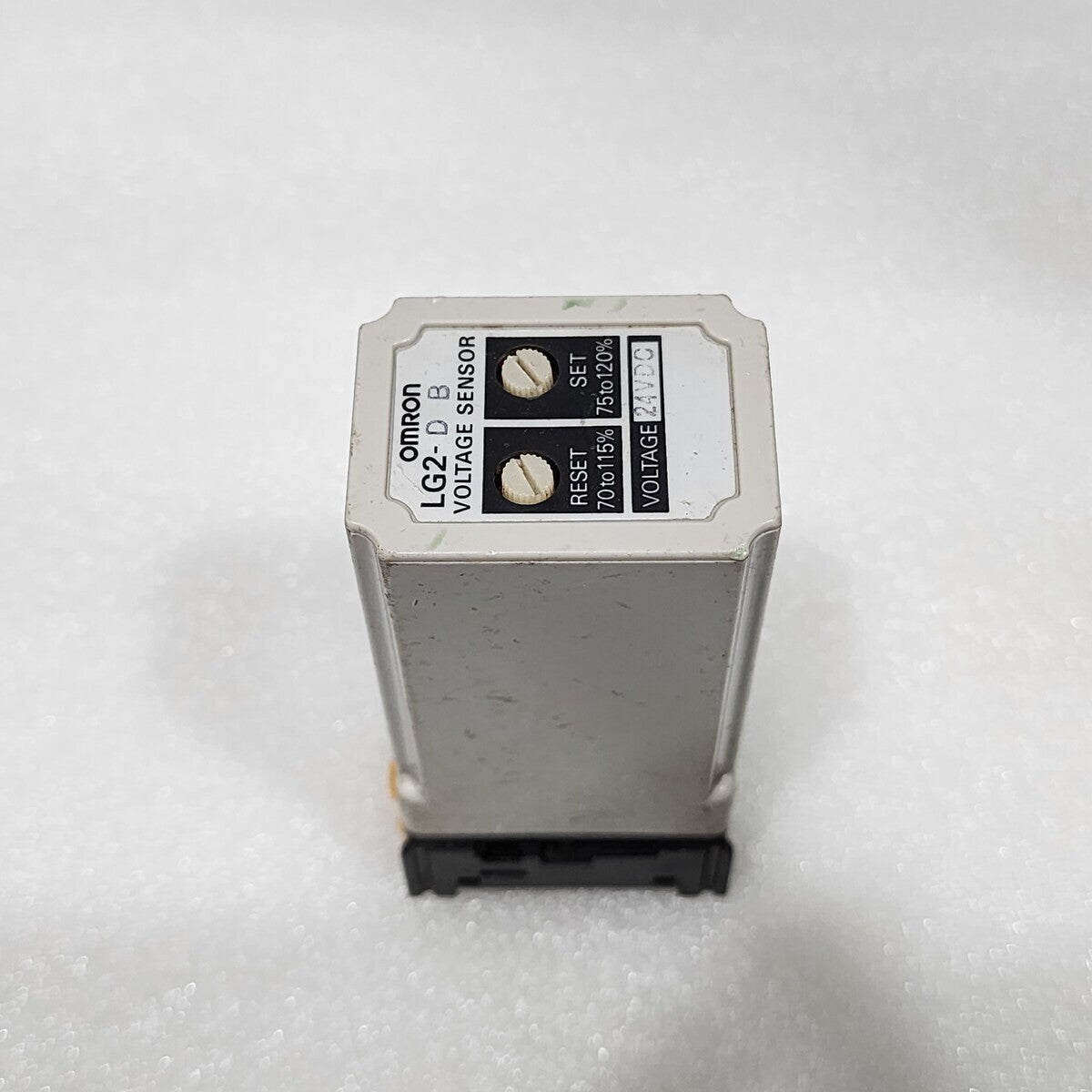 OMRON LG2-DB VOLTAGE SENSOR 24VDC