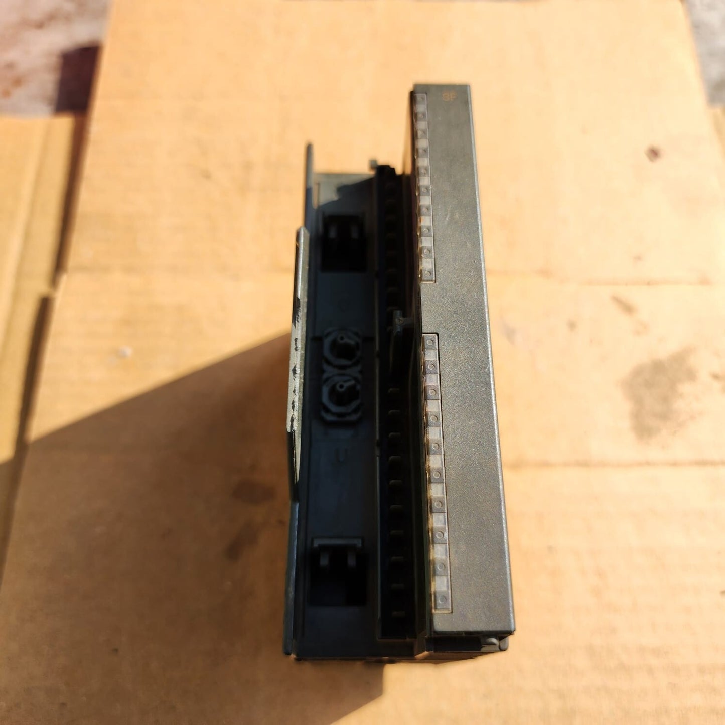 6ES7 331-7KF01-0AB0  EDGE IS BROKEN