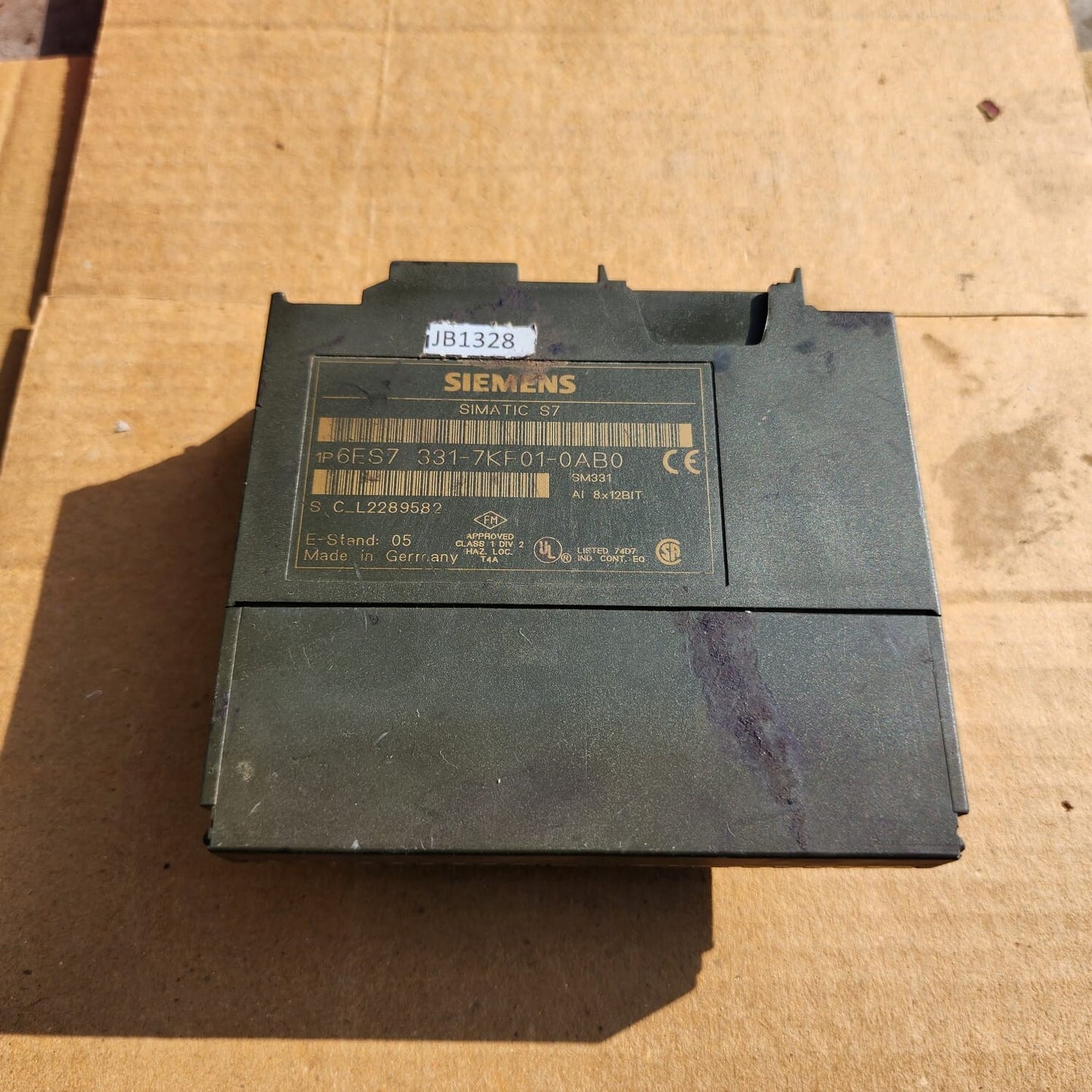 6ES7 331-7KF01-0AB0  EDGE IS BROKEN