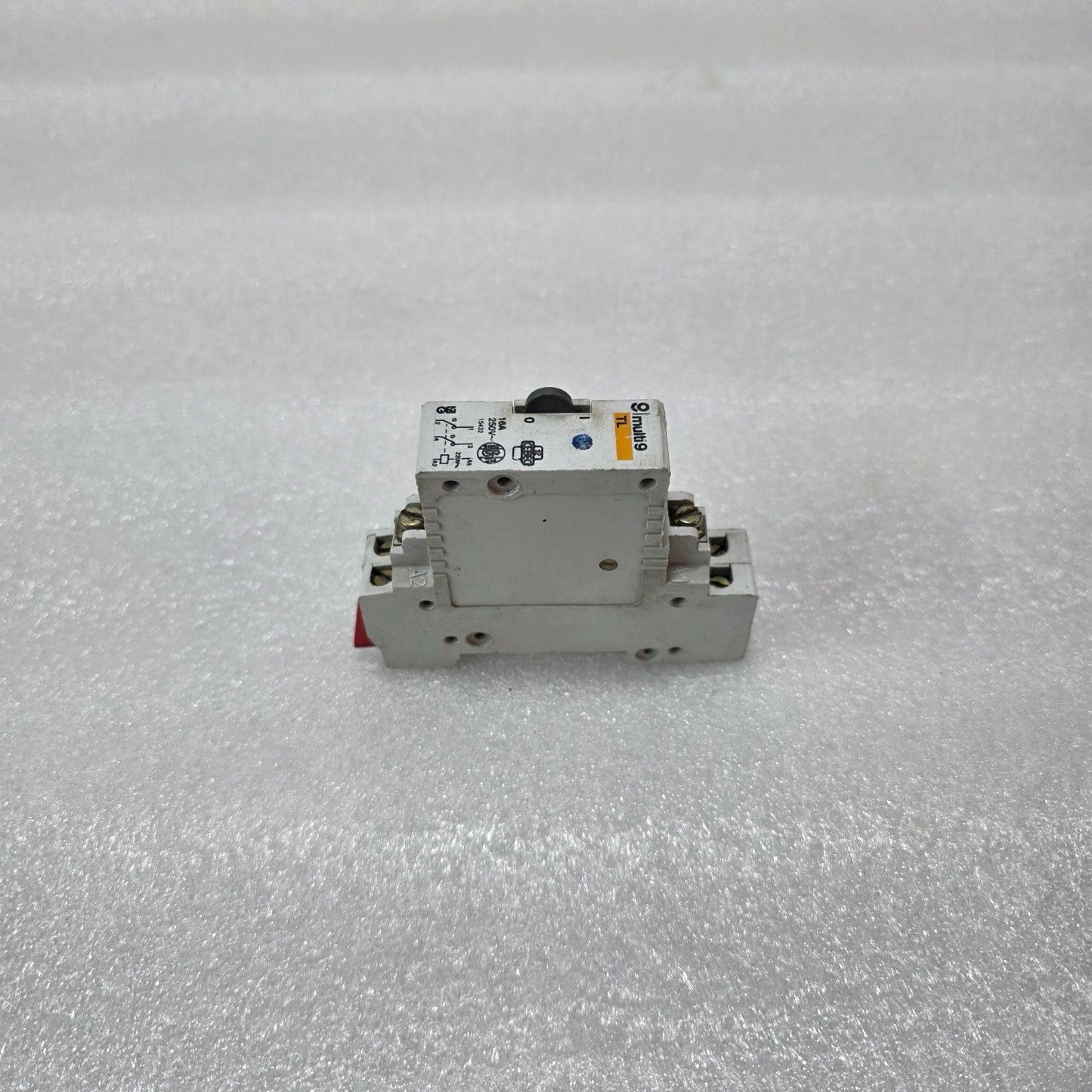 MERLIN GERIN MULTI9 TL IMPULSE RELAY 16A 250V 220V AC MODULAR LATCHING SWITCH