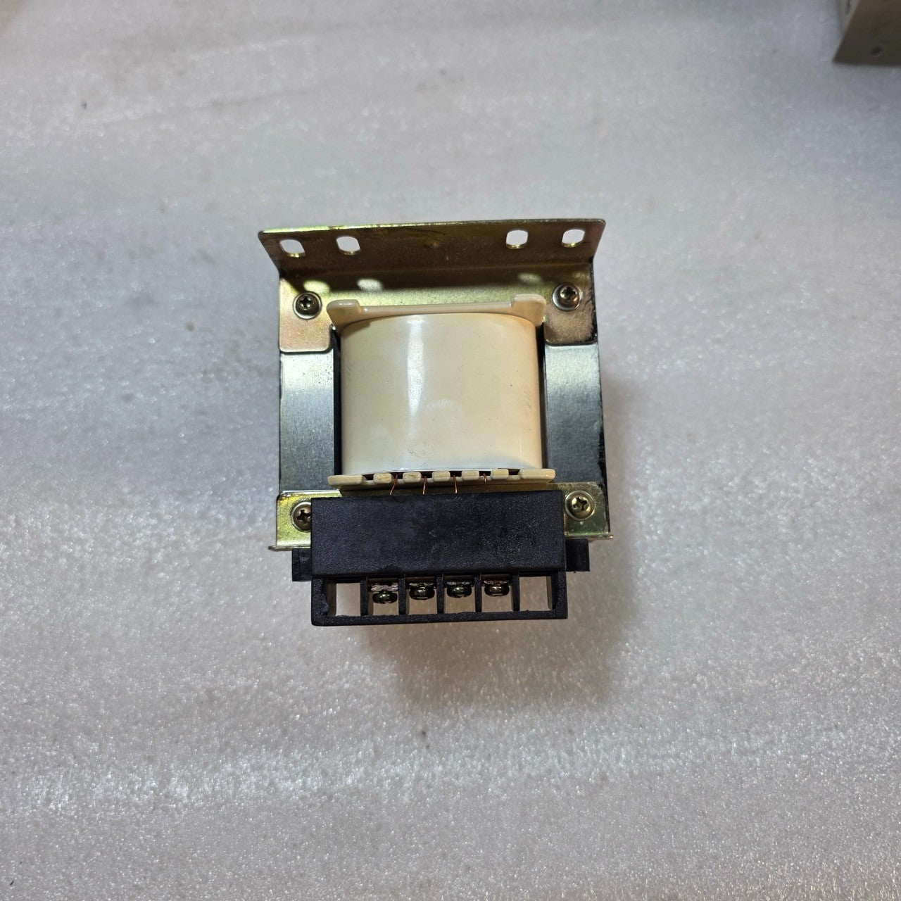 HANIL 150VA CONTROL TRANSFORMER 220V PRIMARY TO 230V SECONDARY, 50/60HZ INDUSTRI