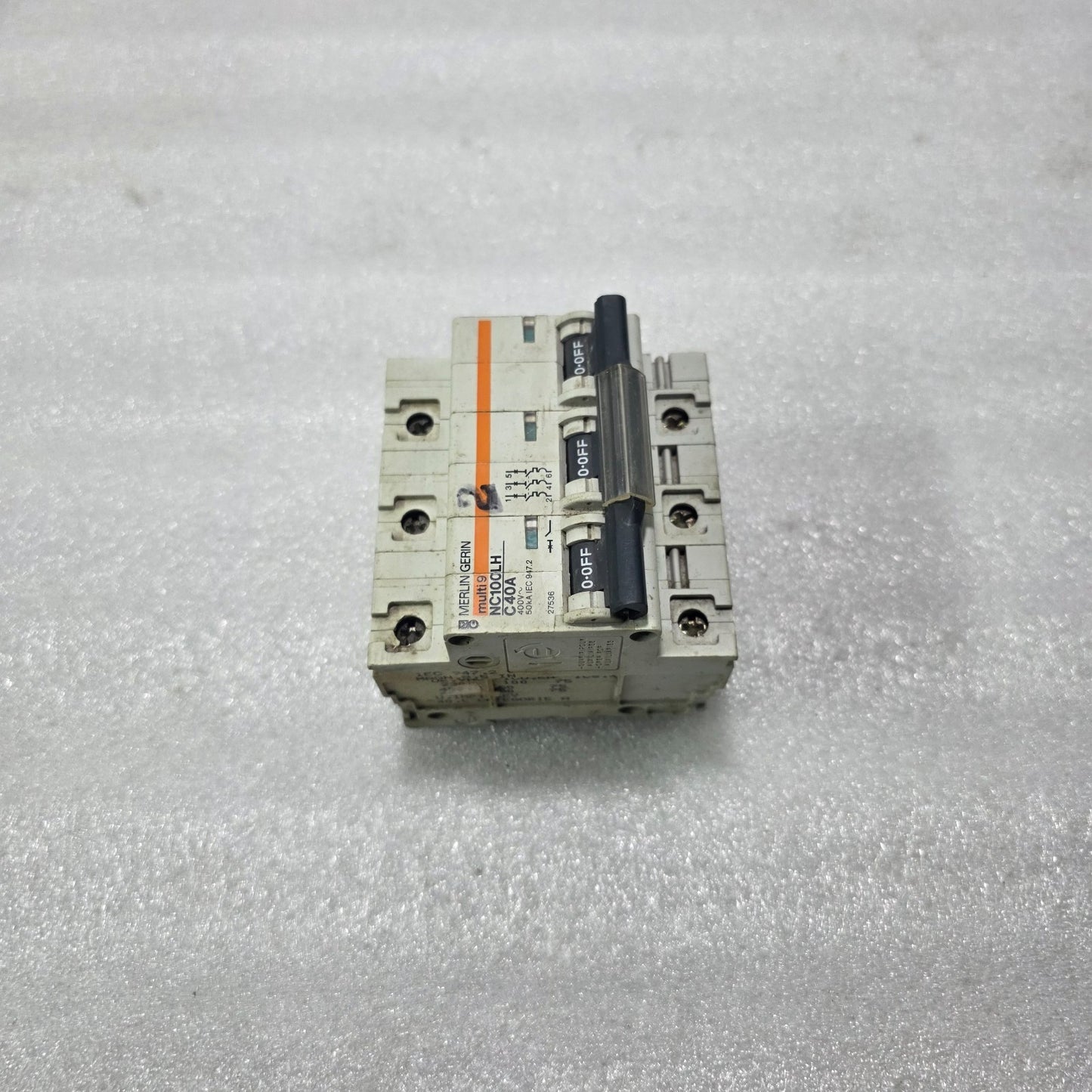 MERLIN GERIN MULTI9 NC100LH C40A 3 POLE MCB 400V 50KA INDUSTRIAL CIRCUIT BREAKER