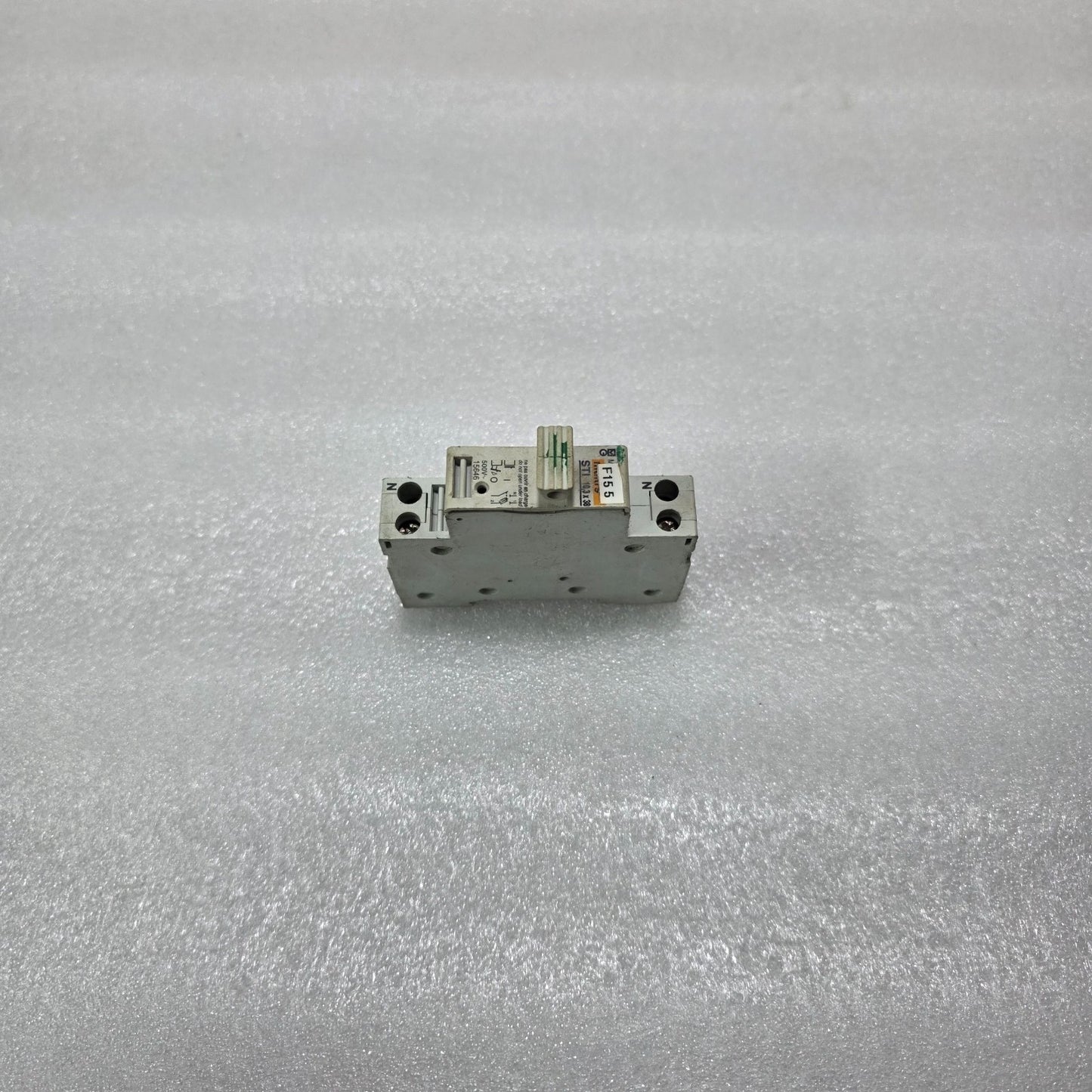 MERLIN GERIN MULTI9 STI 10.3X38 FUSE HOLDER 32A 500V DIN RAIL MODULAR FUSE BASE