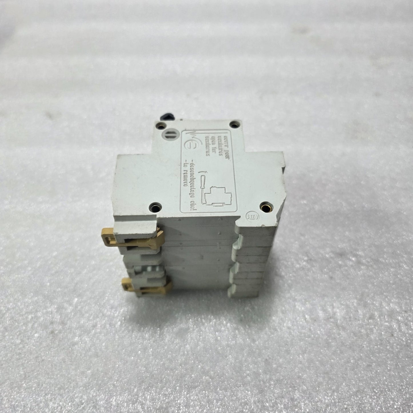 MERLIN GERIN MULTI9 C32L-MA 3 POLE MOTOR PROTECTION CIRCUIT BREAKER 16A 380/415V