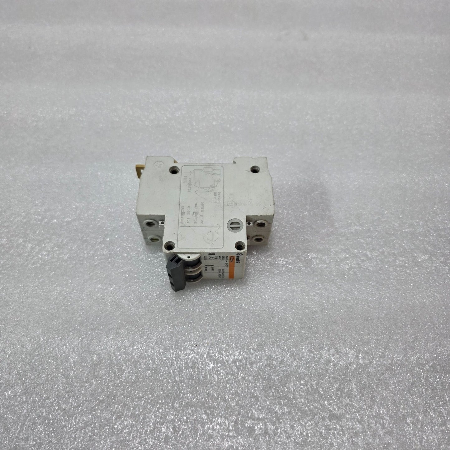 MERLIN GERIN MULTI9 C32H 15A 2P TYPE U DOUBLE POLE CIRCUIT BREAKER 380/415V IEC