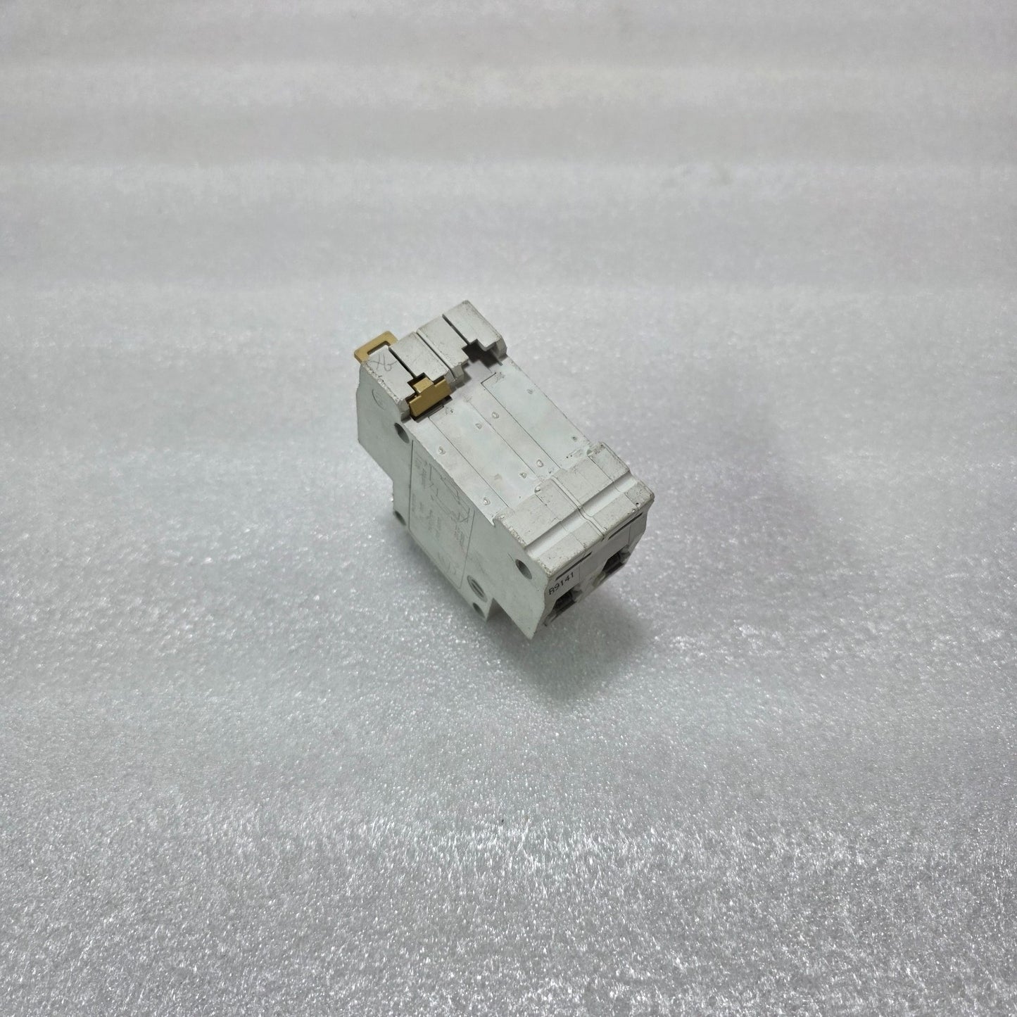 MERLIN GERIN MULTI9 C32H 15A 2P TYPE U DOUBLE POLE CIRCUIT BREAKER 380/415V IEC