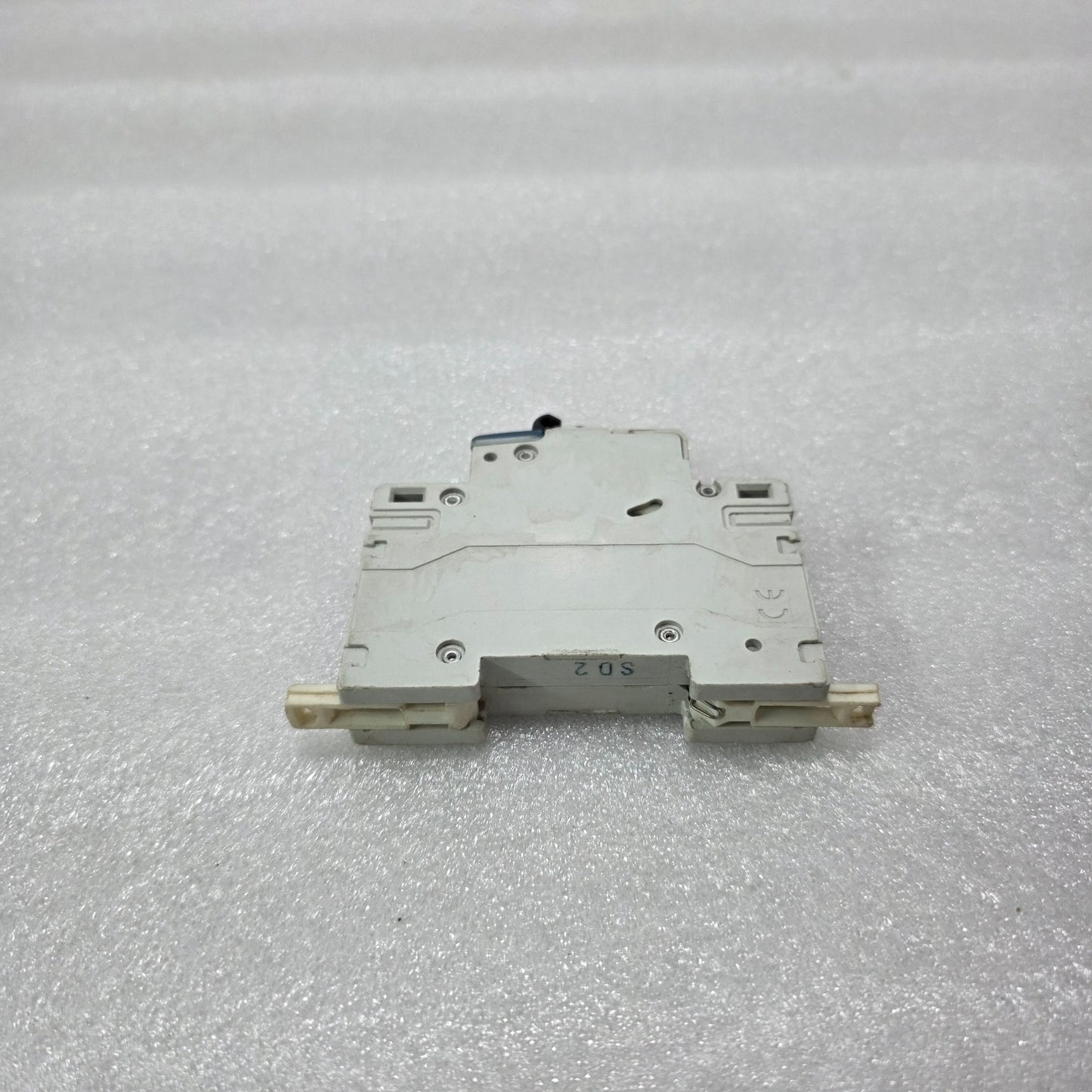 LEGRAND 603227 D2 2A SINGLE POLE MCB 15KA 240/415V DIN RAIL CIRCUIT BREAKER