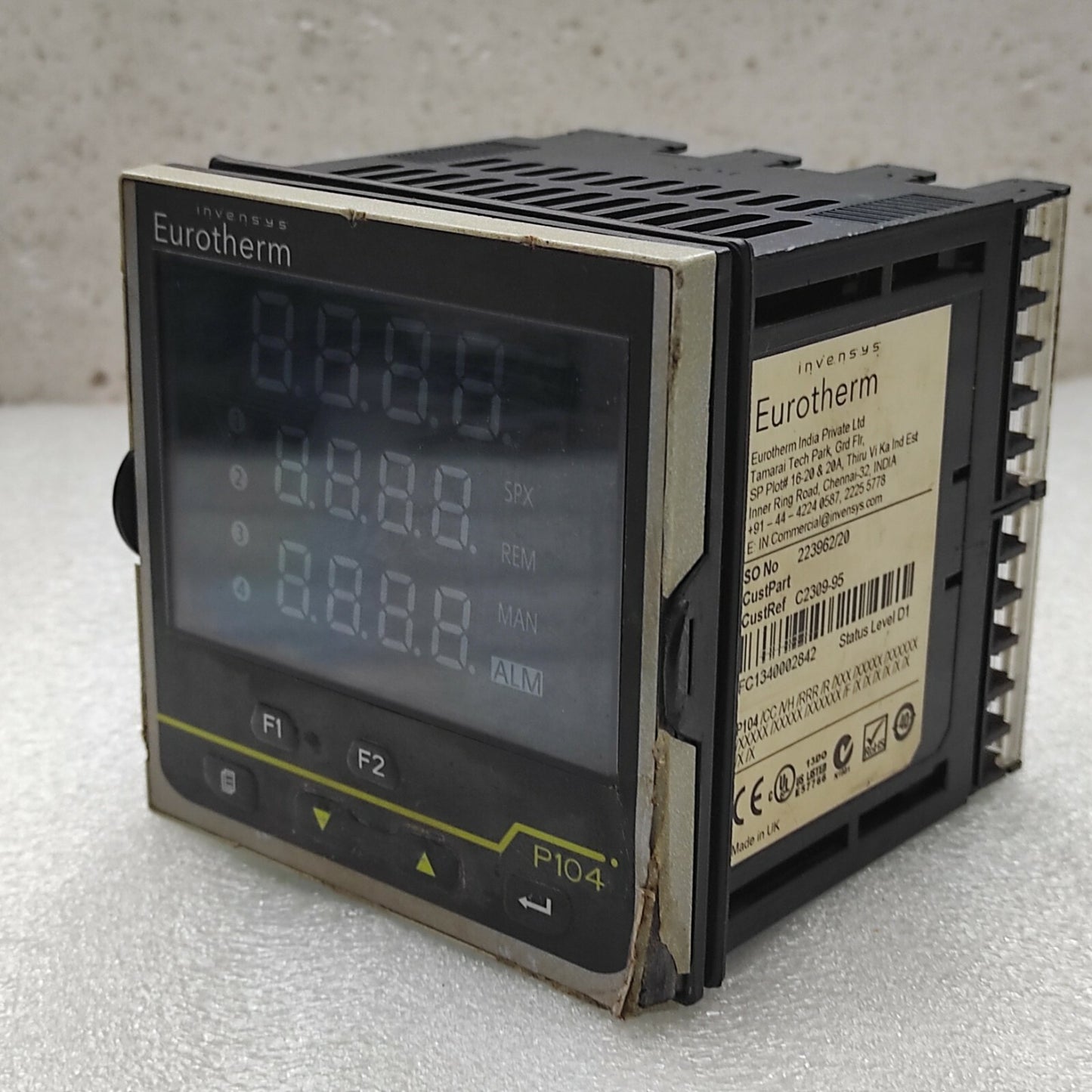 EUROTHERM P104 TEMPERATURE AND PROCESS CONTROLLER P104/CC/VH/RRR/R/XXX 100-240VA
