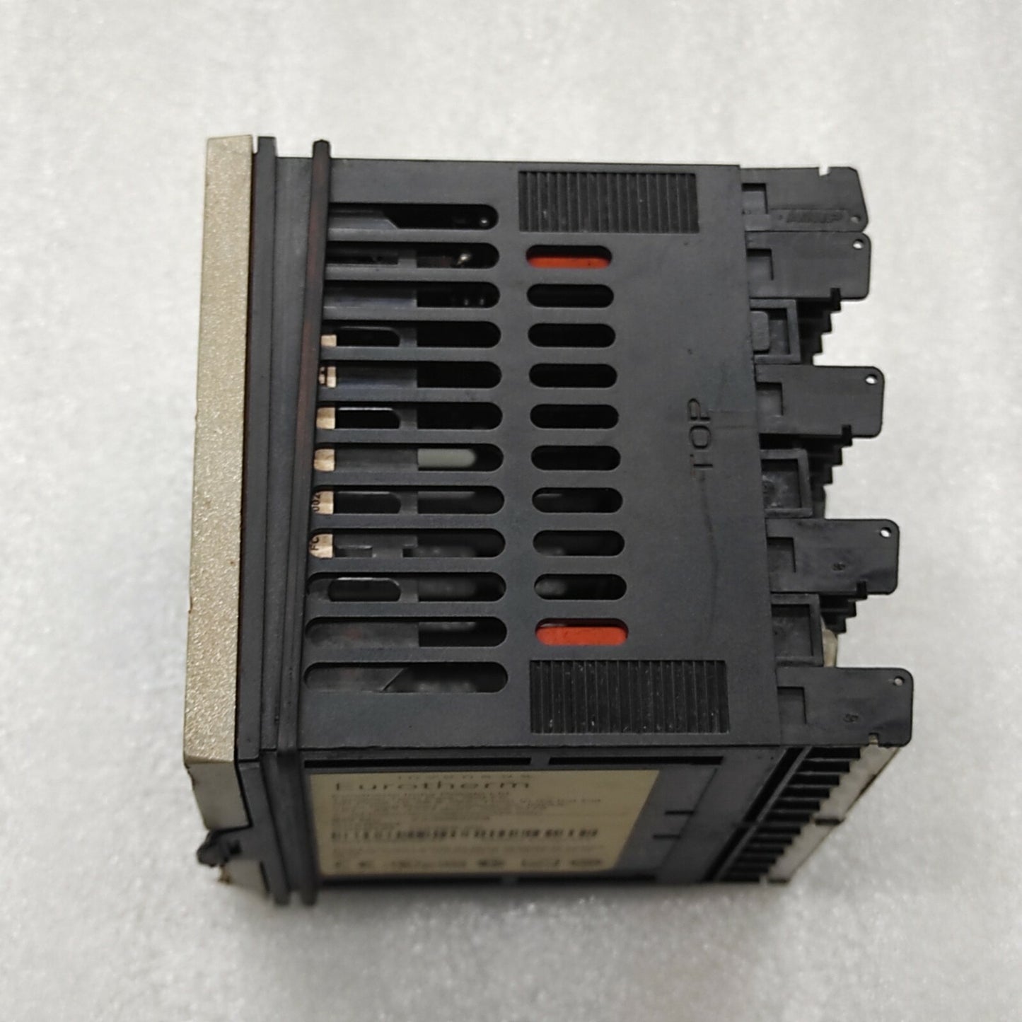EUROTHERM P104 TEMPERATURE AND PROCESS CONTROLLER P104/CC/VH/RRR/R/XXX 100-240VA