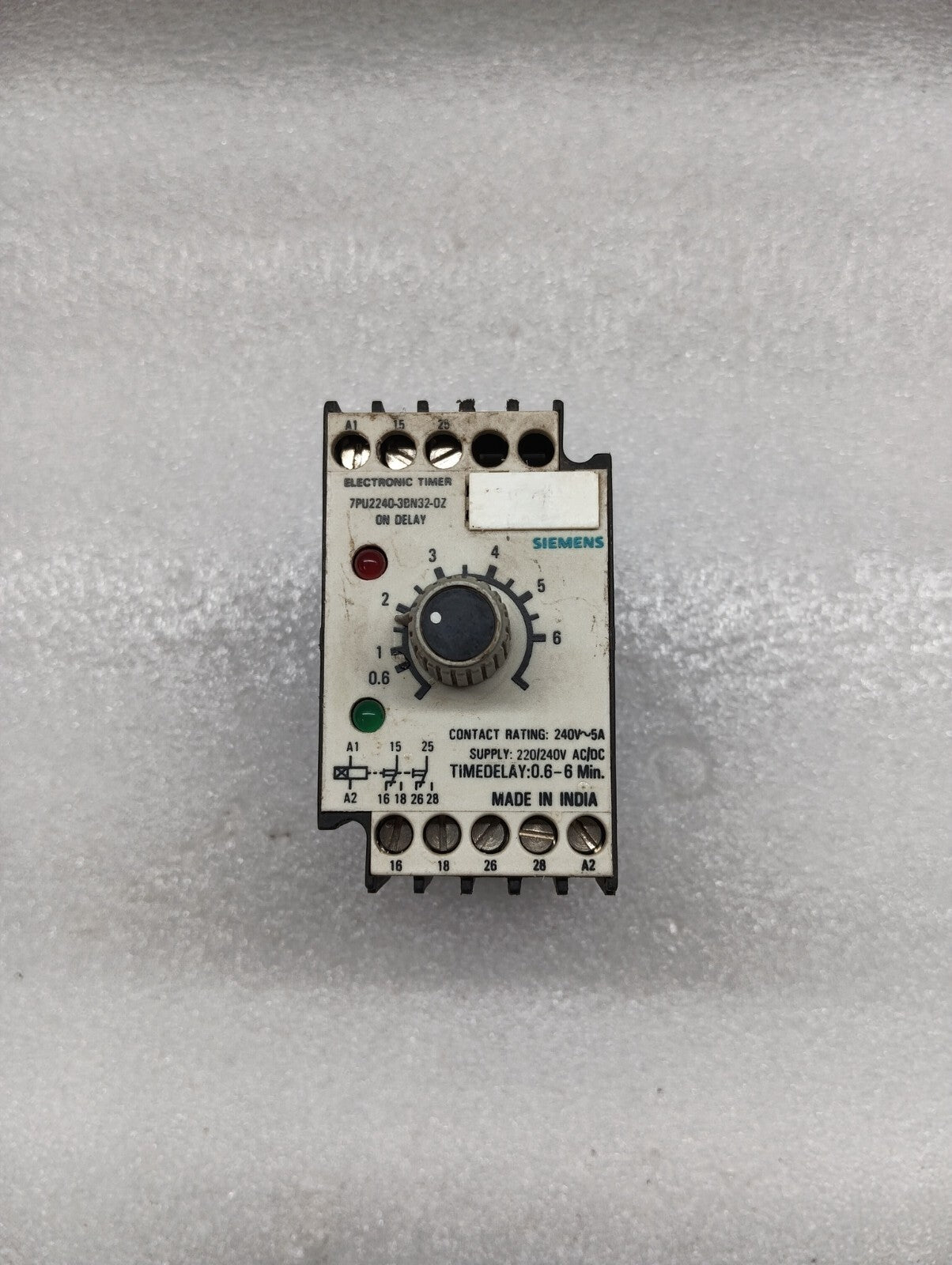 SIEMENS 7PU2240-3BN32-0Z ON DELAY ELECTRONIC TIMER 220-240V