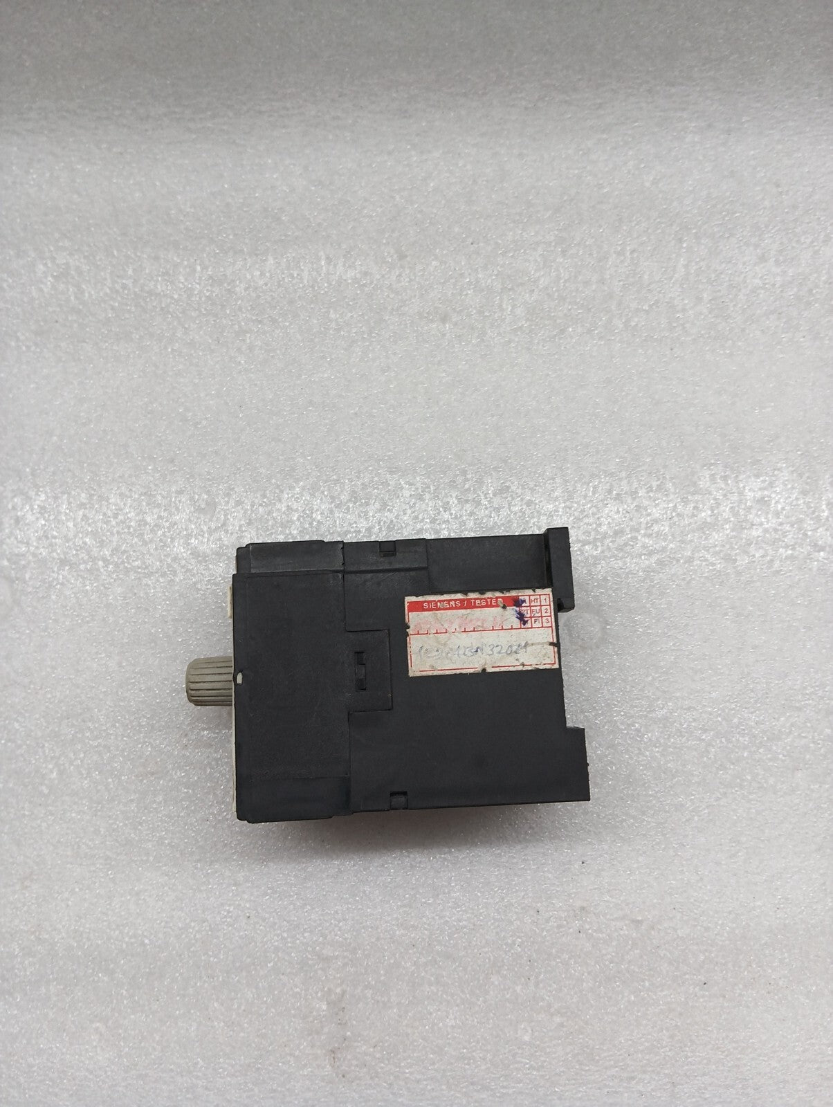 SIEMENS 7PU2240-4BN32-0Z ON DELAY ELECTRONIC TIMER 220-240VAC/DC