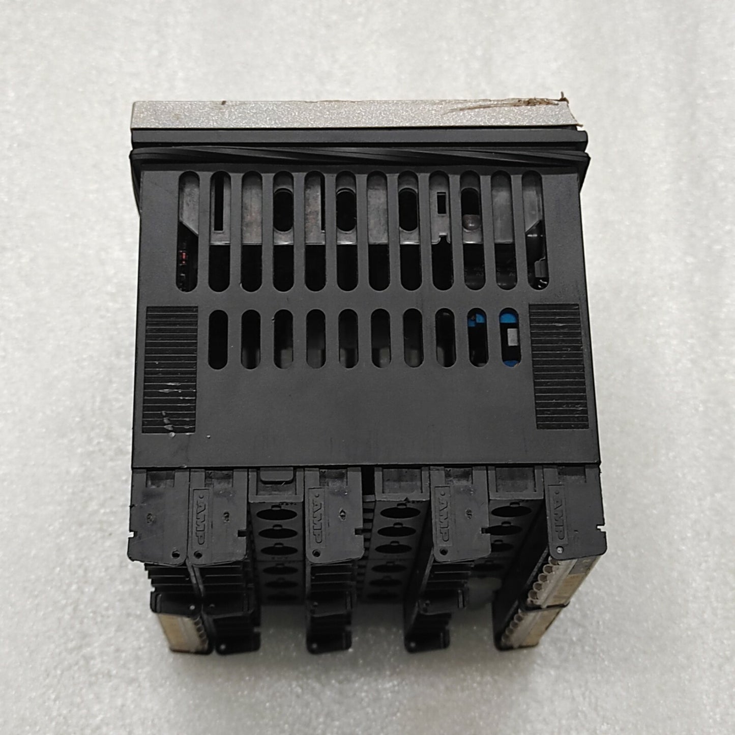EUROTHERM P104 TEMPERATURE AND PROCESS CONTROLLER P104/CC/VH/RRR/R/XXX 100-240VA