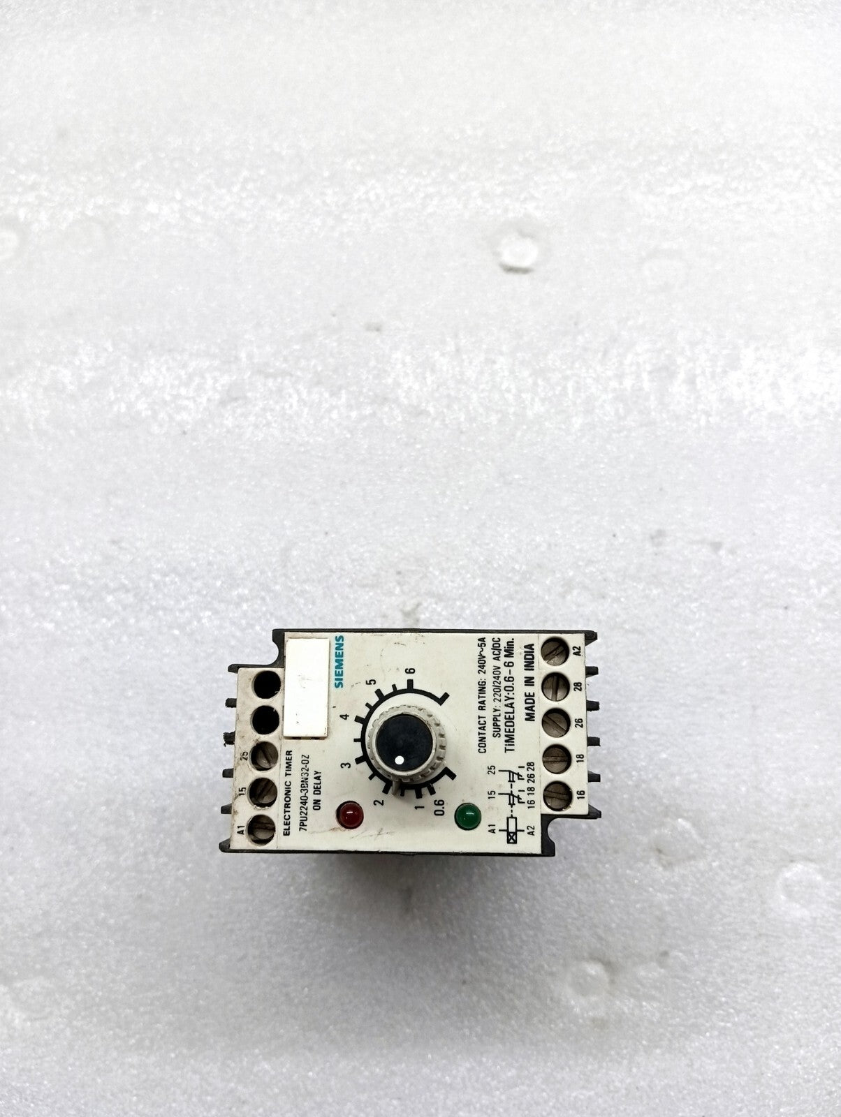 SIEMENS 7PU2240-3BN32-0Z ON DELAY ELECTRONIC TIMER 220-240V