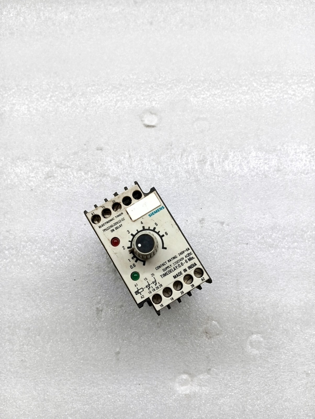 SIEMENS 7PU2240-3BN32-0Z ON DELAY ELECTRONIC TIMER 220-240V