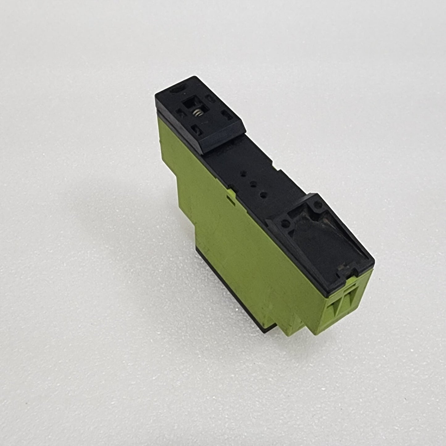 TELE E1ZM10 MULTIFUNCTION TIMER 110200 24-240VAC/DC