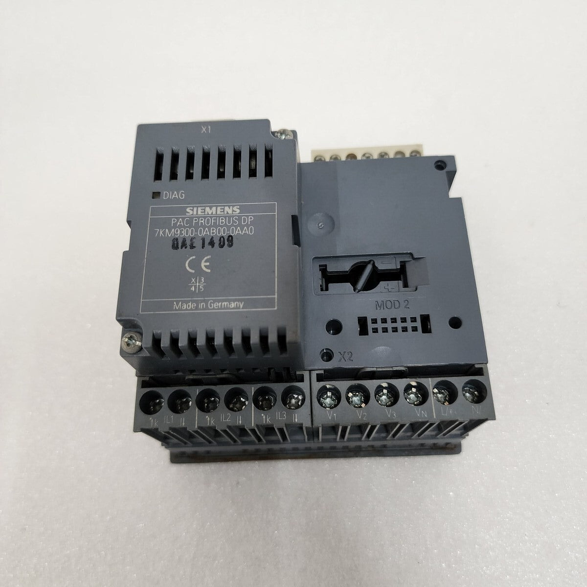 SIEMENS 7KM2112-0BA00-3AA0 ENERGY METER  PAC3200 240V WITH 7KM9300-0AB00-0AA0