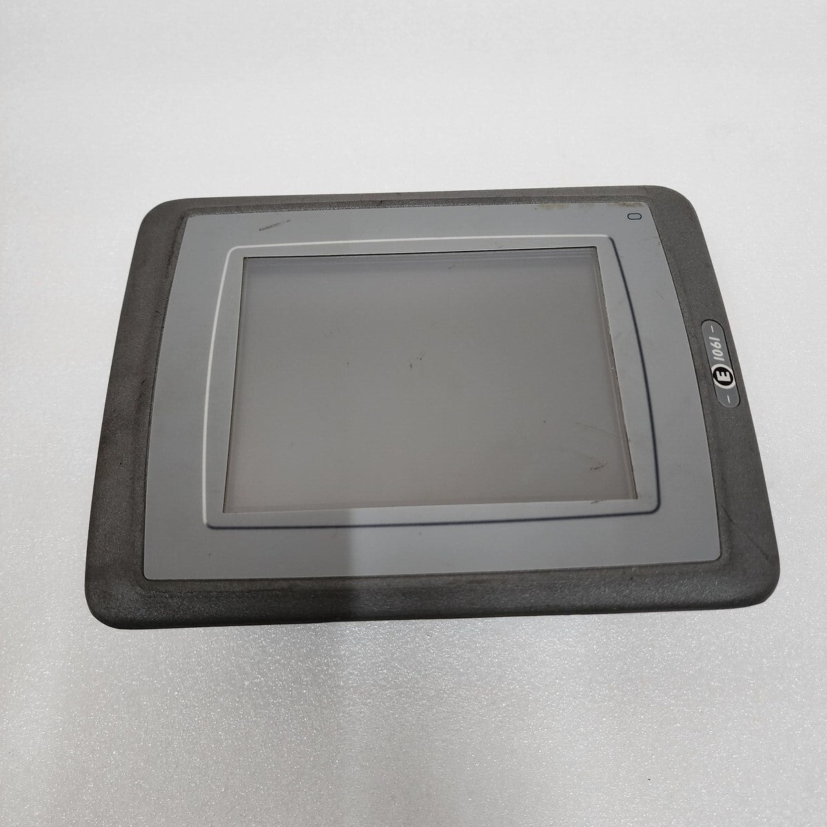 MITSUBISHI E1061 HMI TOUCH PANEL 07905A 24VDC 1136-007