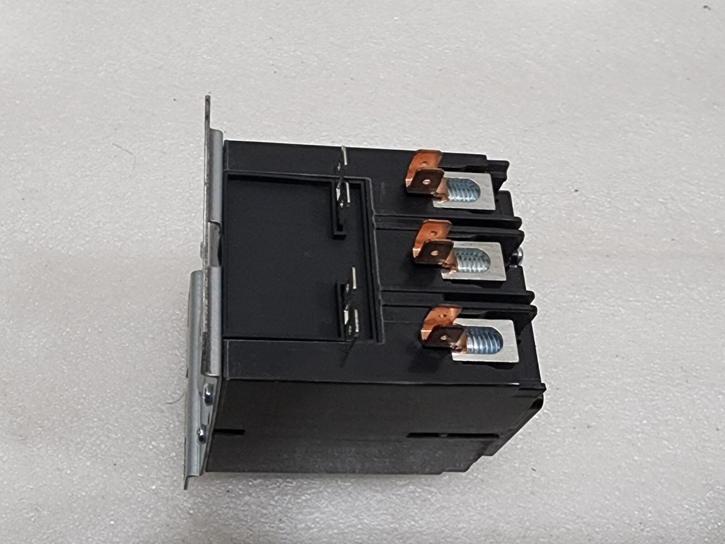 HARTLAND CONTROLS HCCE3XQ04CG735N 3-POLE CONTACTOR COIL VOLTAGE 24V