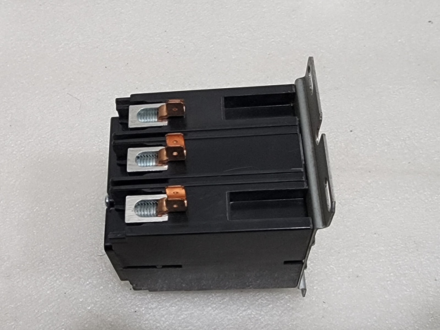 HARTLAND CONTROLS HCCE3XQ04CG735N 3-POLE CONTACTOR COIL VOLTAGE 24V