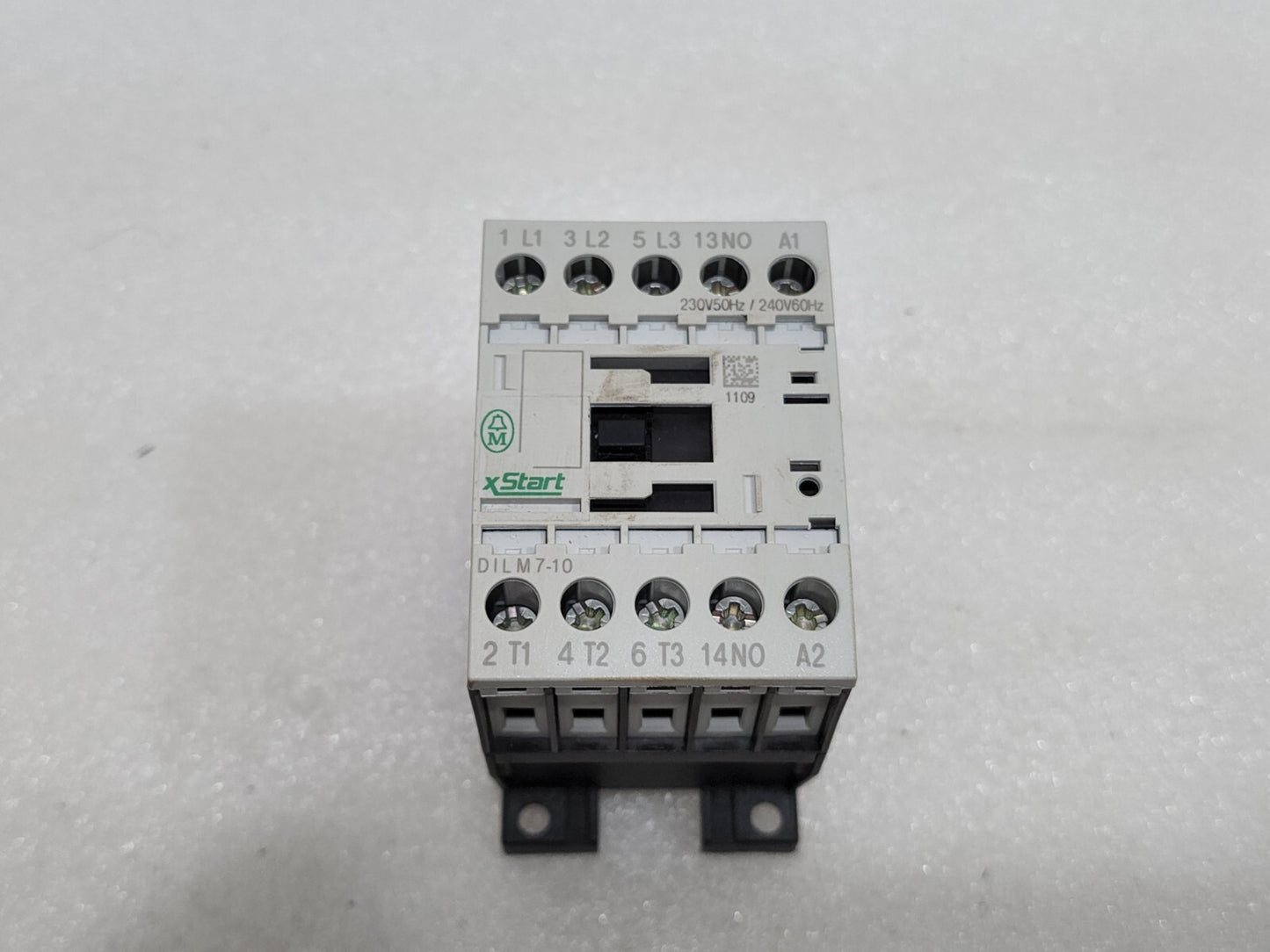 MOELLER DIL M 7-10 CONTACTOR 230-240V