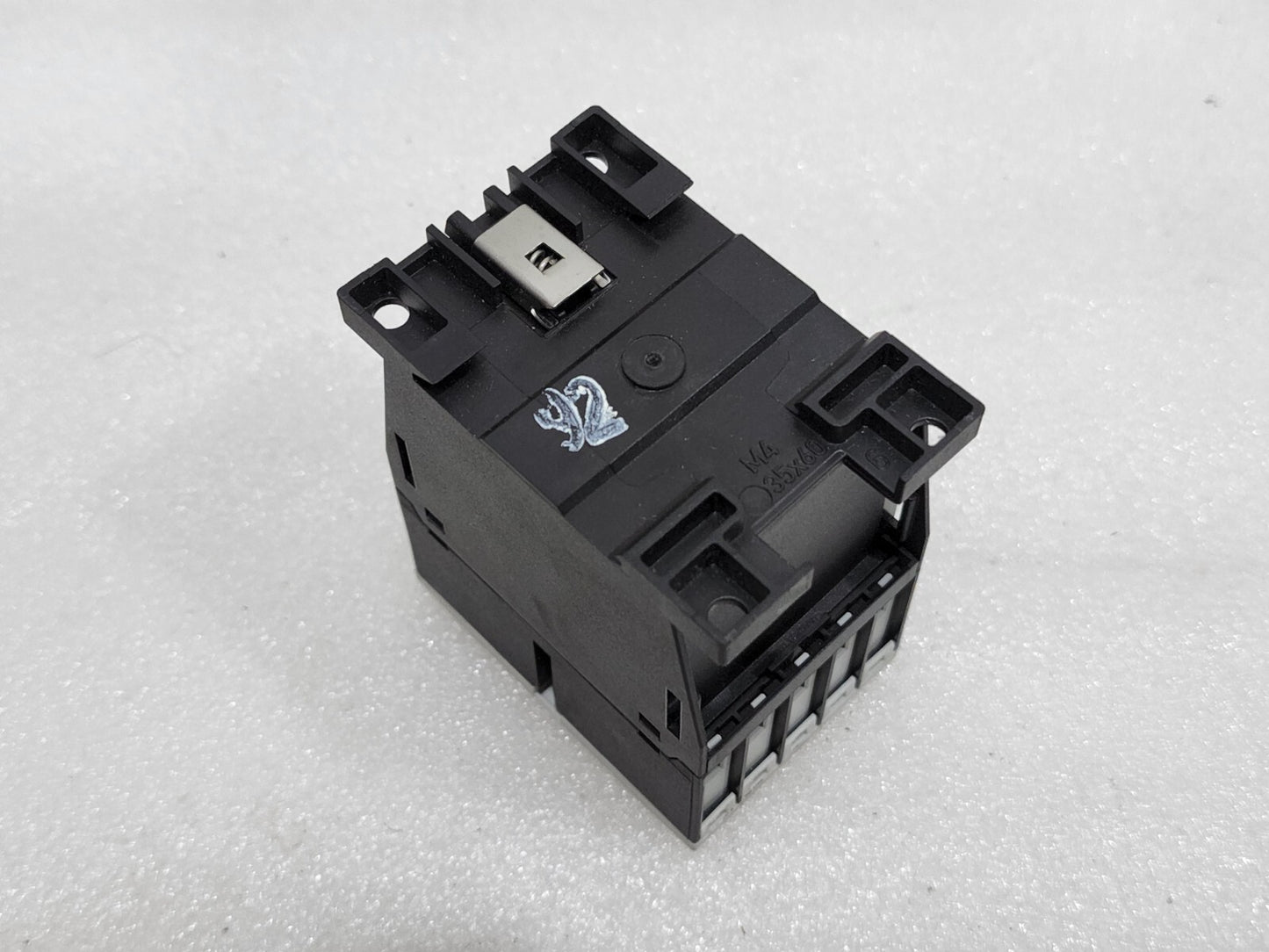 MOELLER DIL M 7-10 CONTACTOR 230-240V